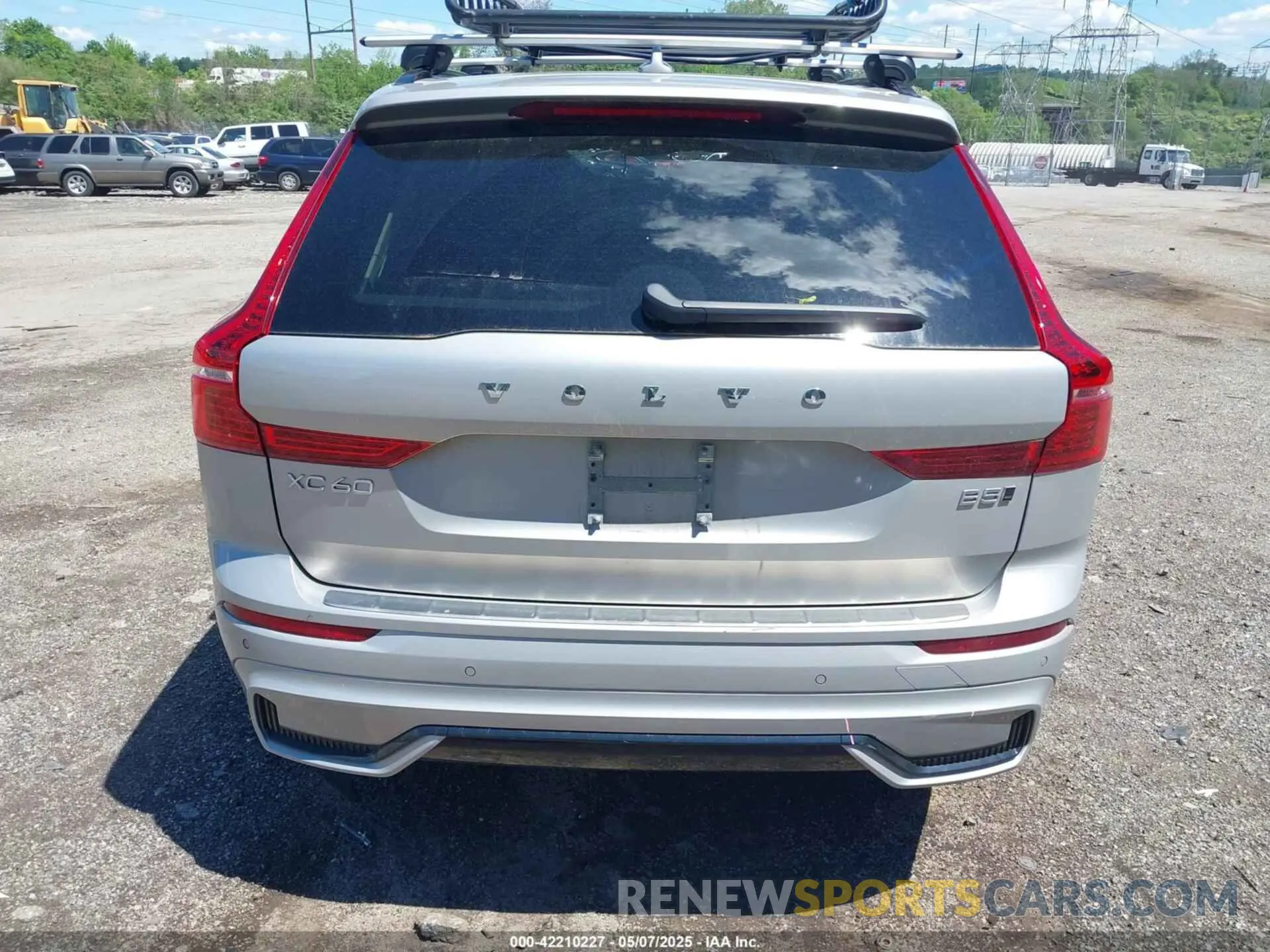 16 Photograph of a damaged car YV4L12RW2P1198966 VOLVO XC60 2023