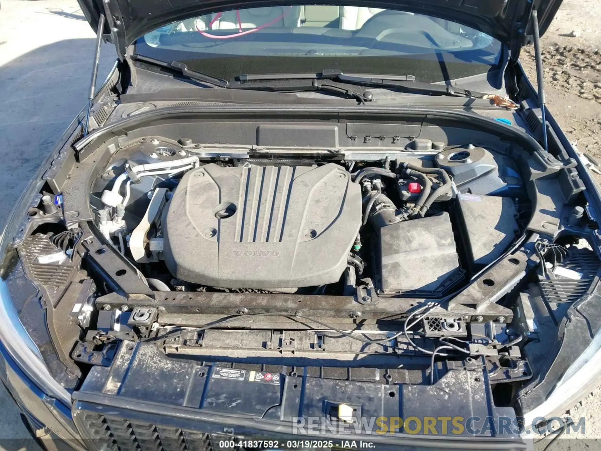 10 Photograph of a damaged car YV4L12RW2P1253156 VOLVO XC60 2023
