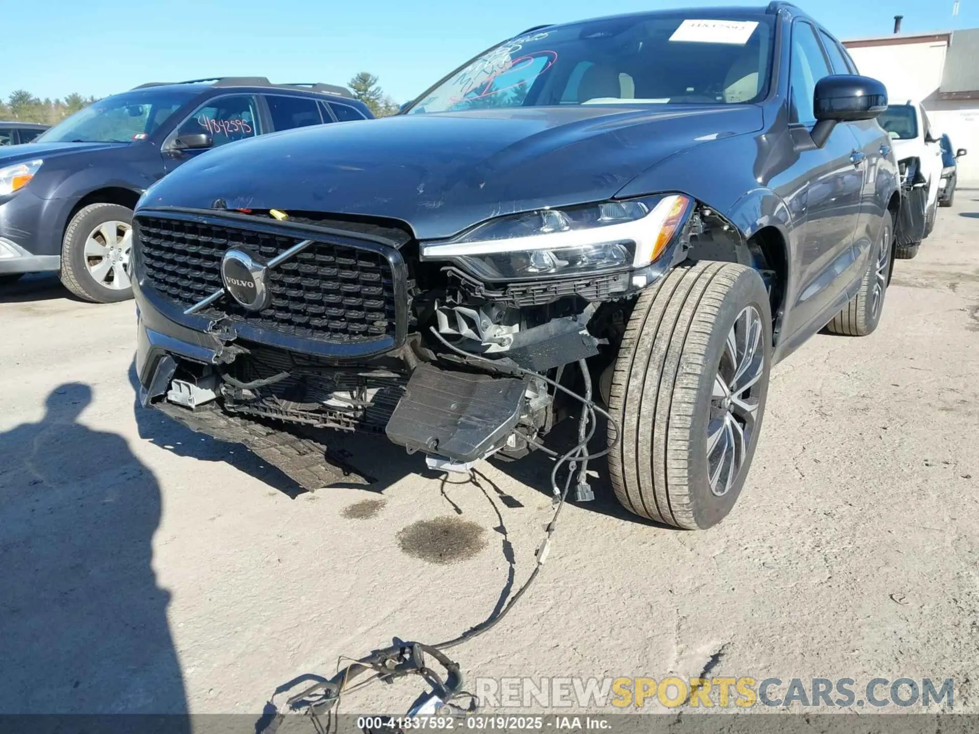 6 Photograph of a damaged car YV4L12RW2P1253156 VOLVO XC60 2023