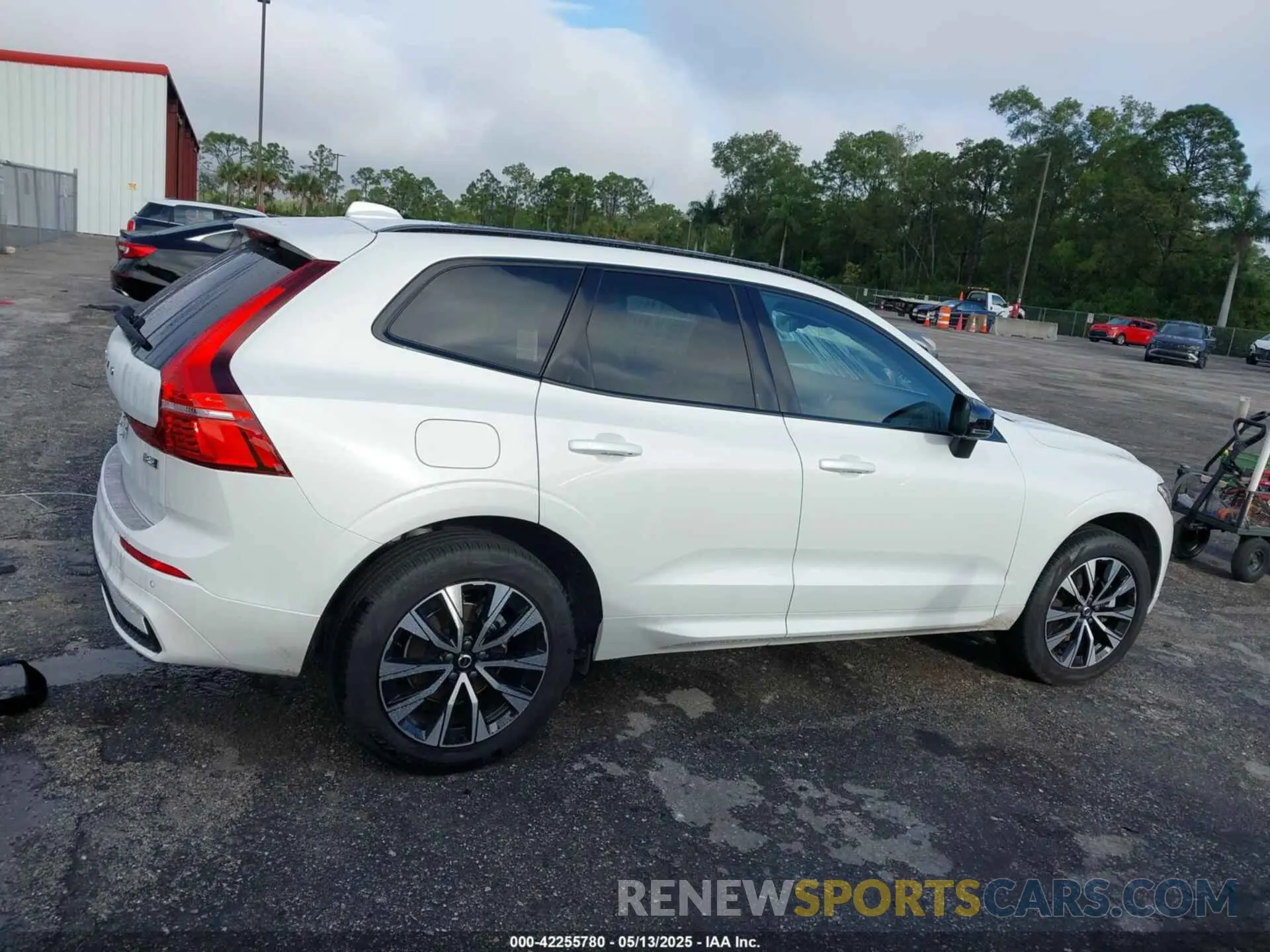 14 Photograph of a damaged car YV4L12RK2R1910232 VOLVO XC60 2024