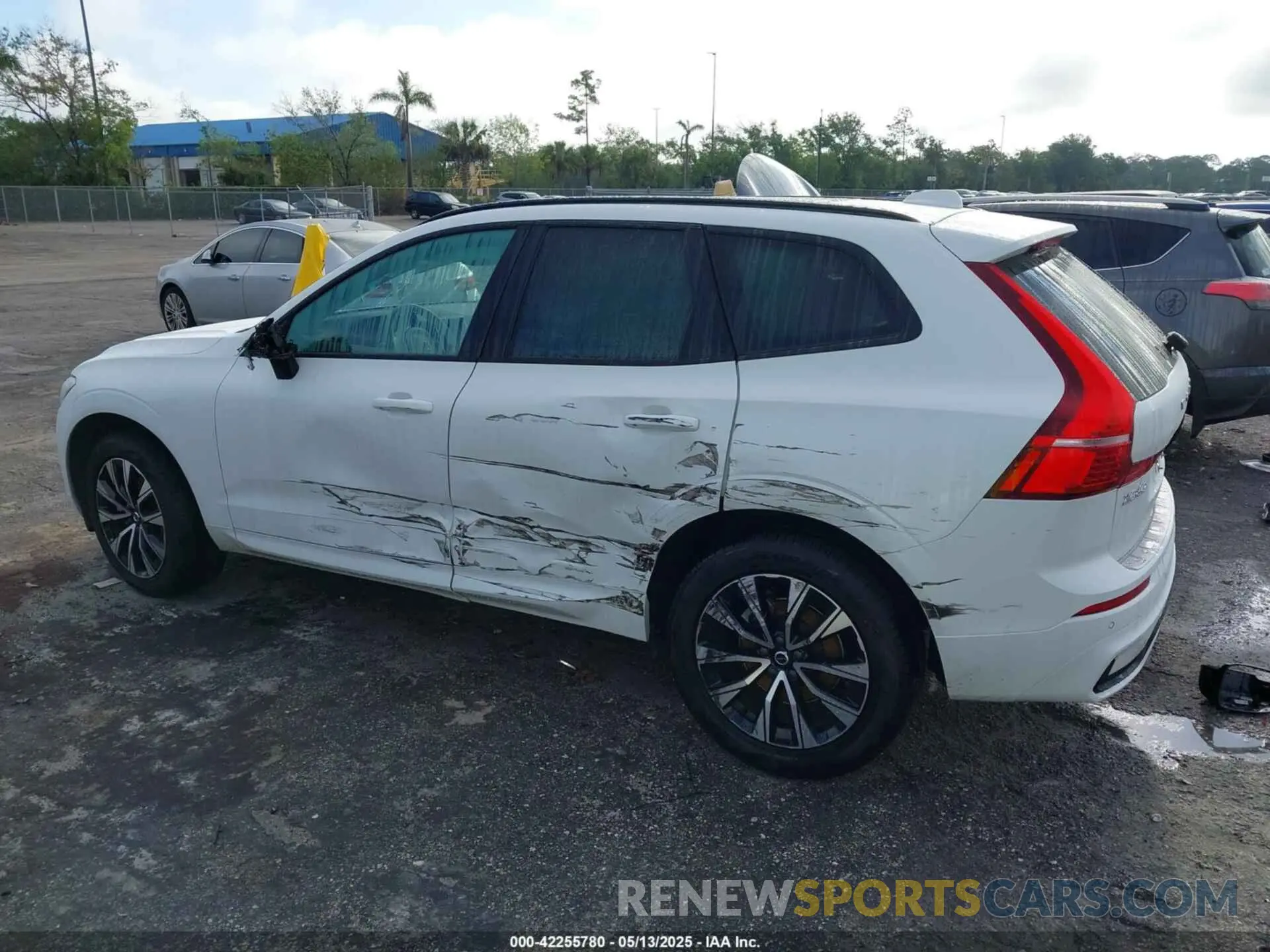 15 Photograph of a damaged car YV4L12RK2R1910232 VOLVO XC60 2024