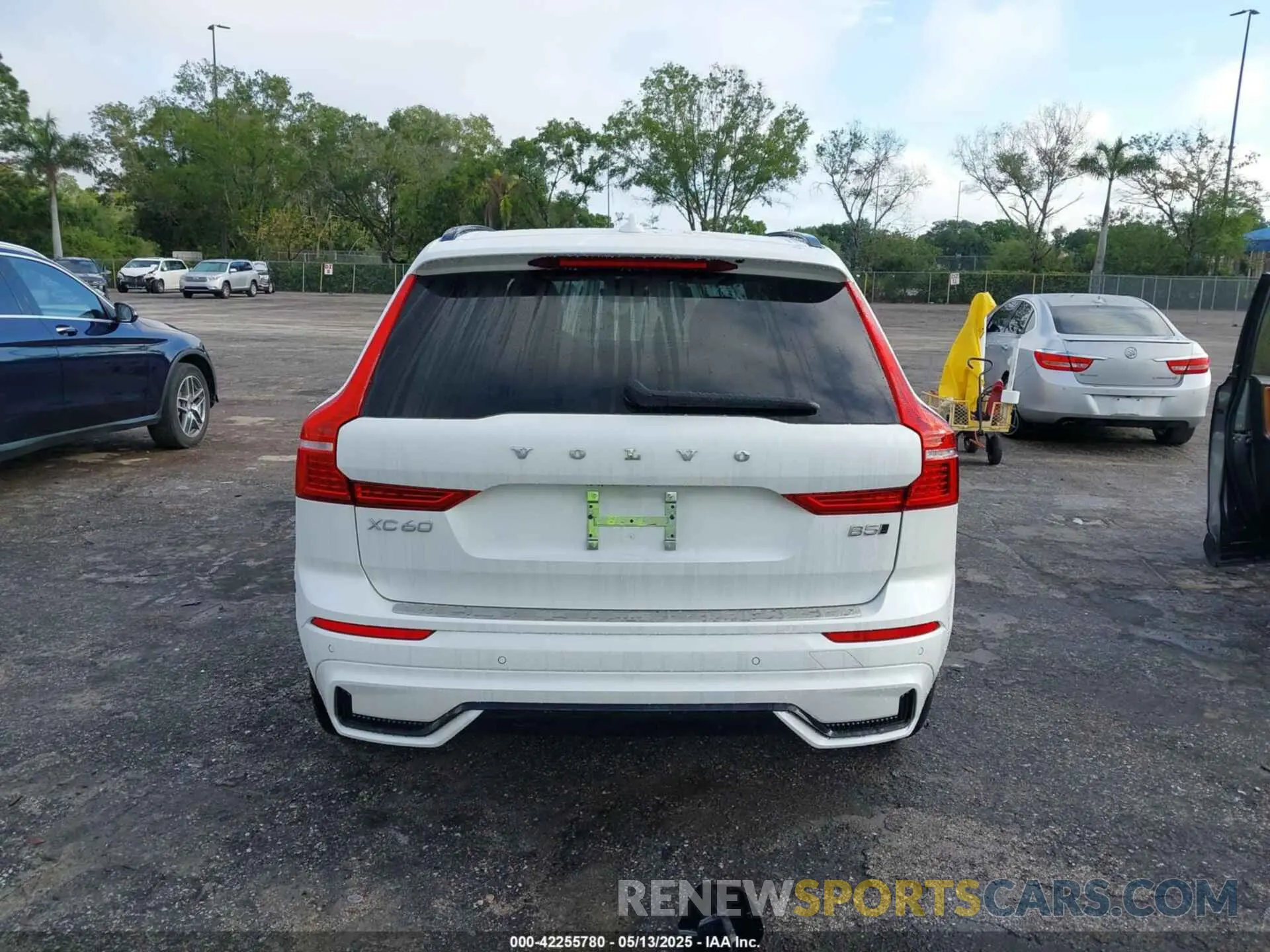 17 Photograph of a damaged car YV4L12RK2R1910232 VOLVO XC60 2024