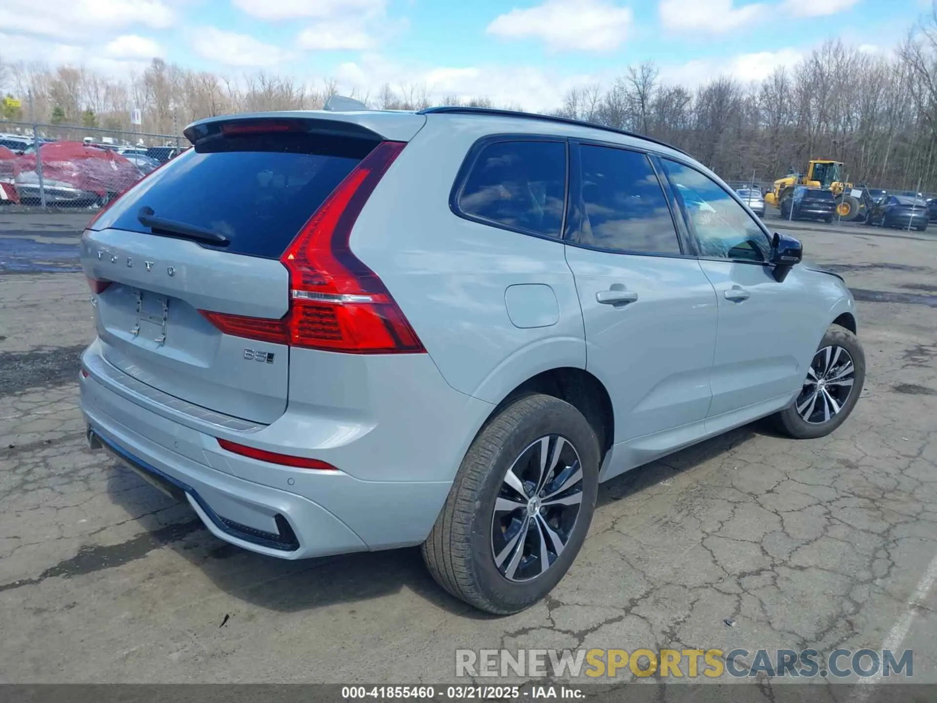 4 Photograph of a damaged car YV4L12RK5R1720778 VOLVO XC60 2024