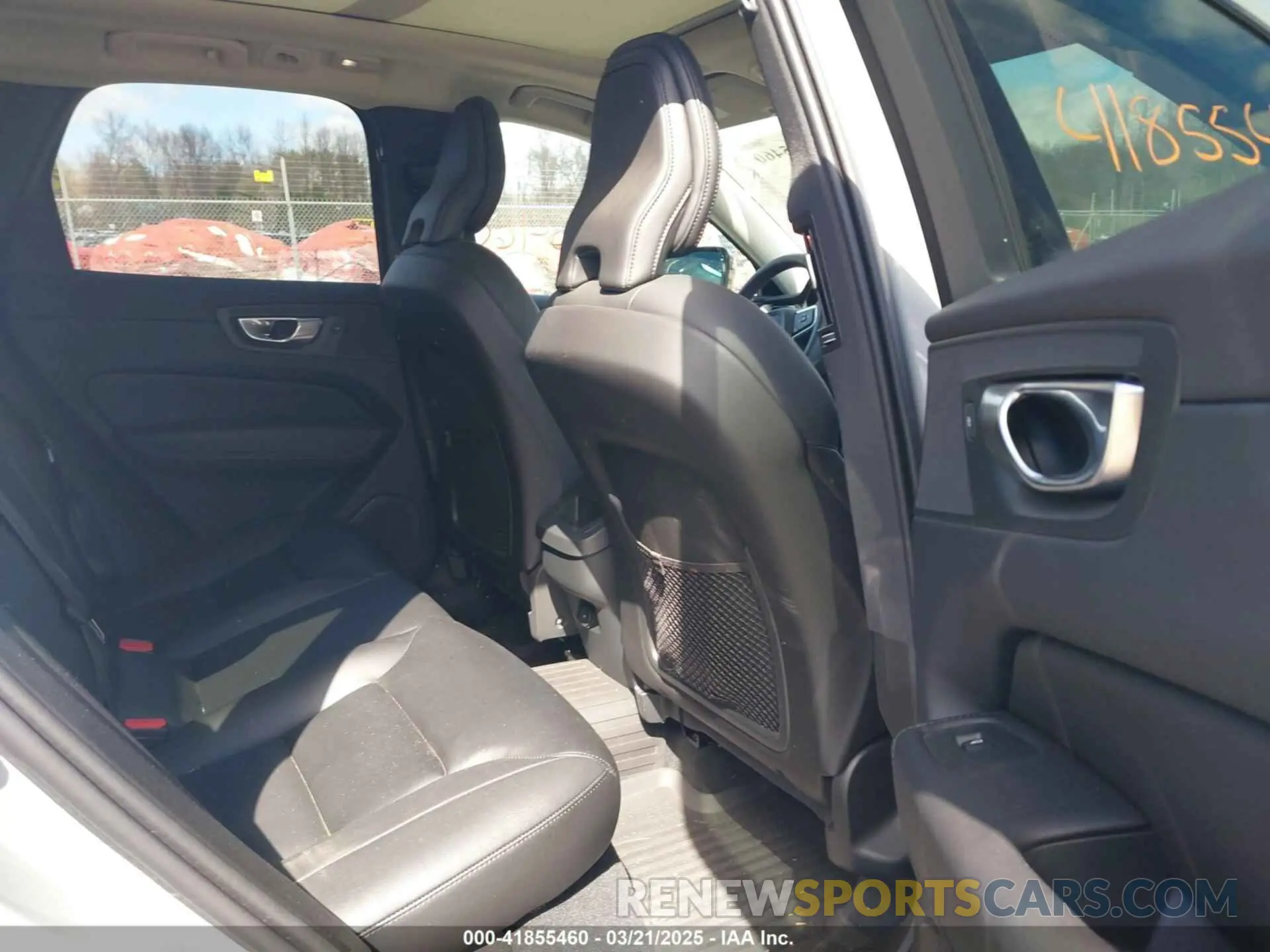 8 Photograph of a damaged car YV4L12RK5R1720778 VOLVO XC60 2024