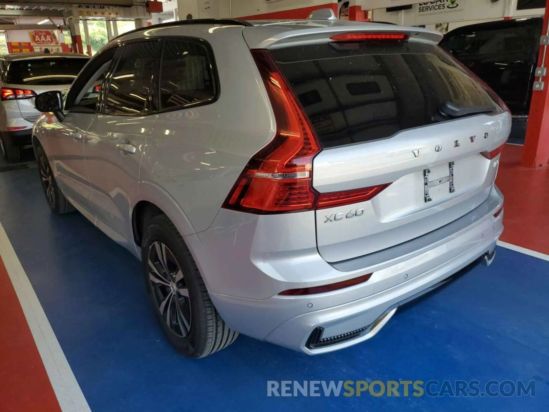 9 Photograph of a damaged car YV4L12RK7R1929374 VOLVO XC60 2024