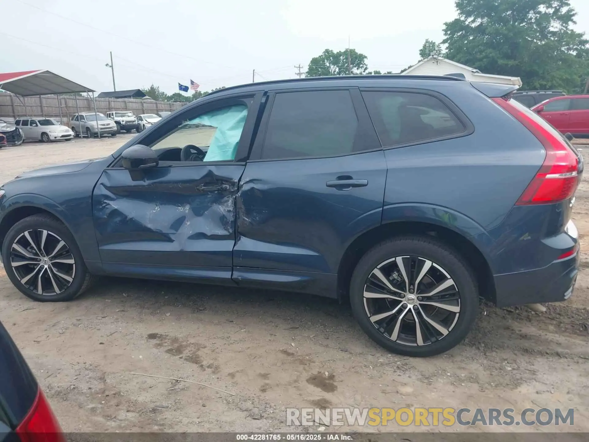 14 Photograph of a damaged car YV4L12RL2R1777819 VOLVO XC60 2024