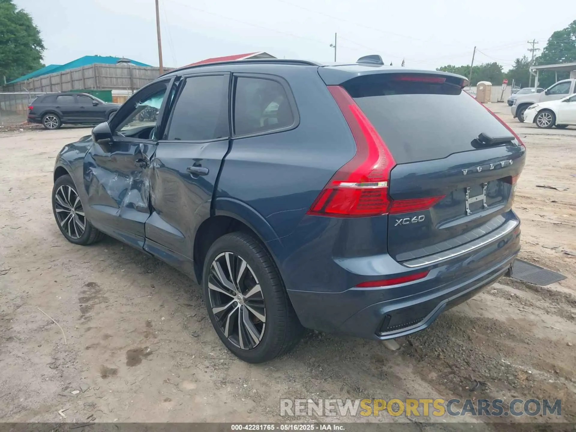 3 Photograph of a damaged car YV4L12RL2R1777819 VOLVO XC60 2024