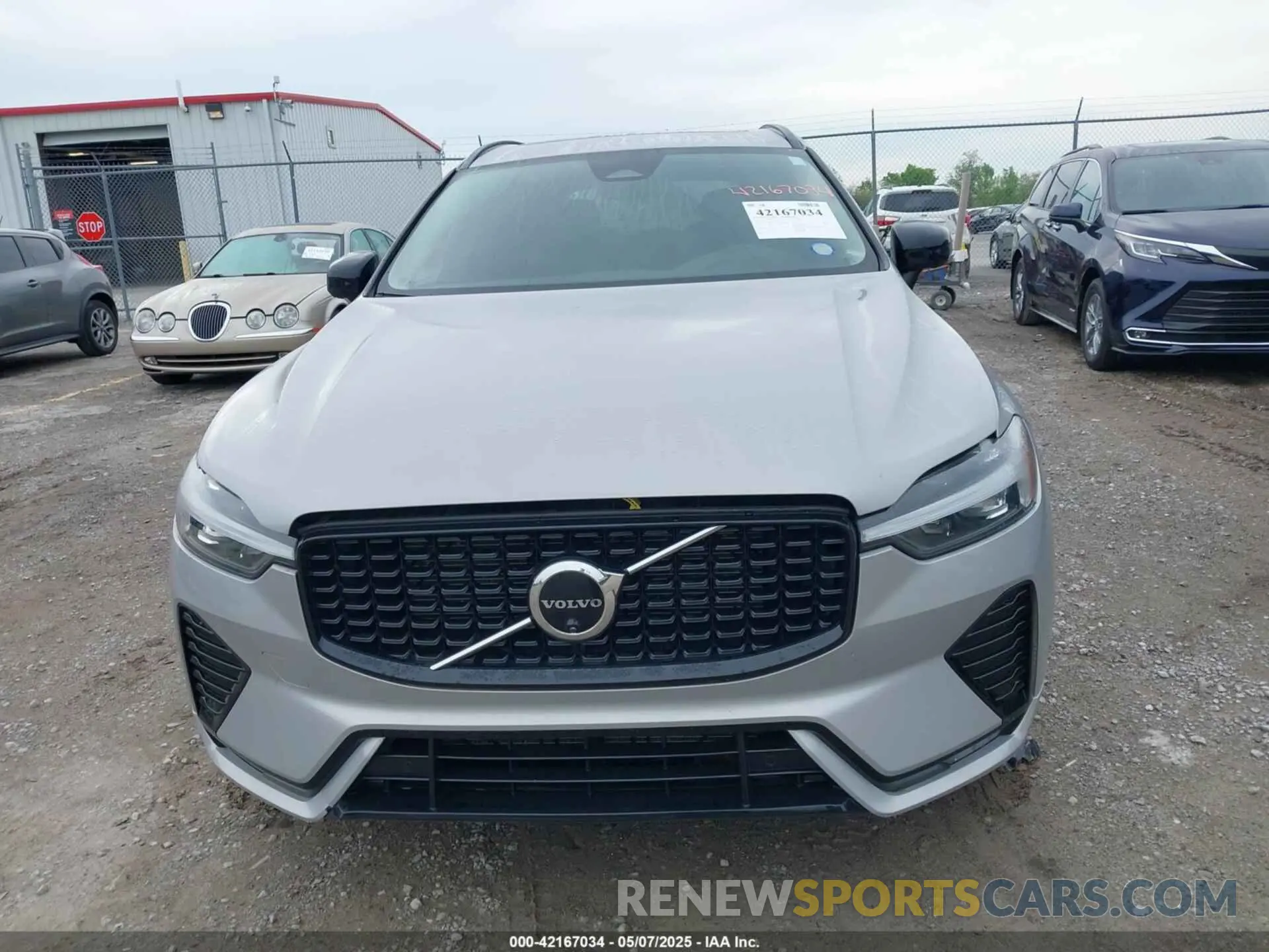 12 Photograph of a damaged car YV4L12RL5R1885058 VOLVO XC60 2024