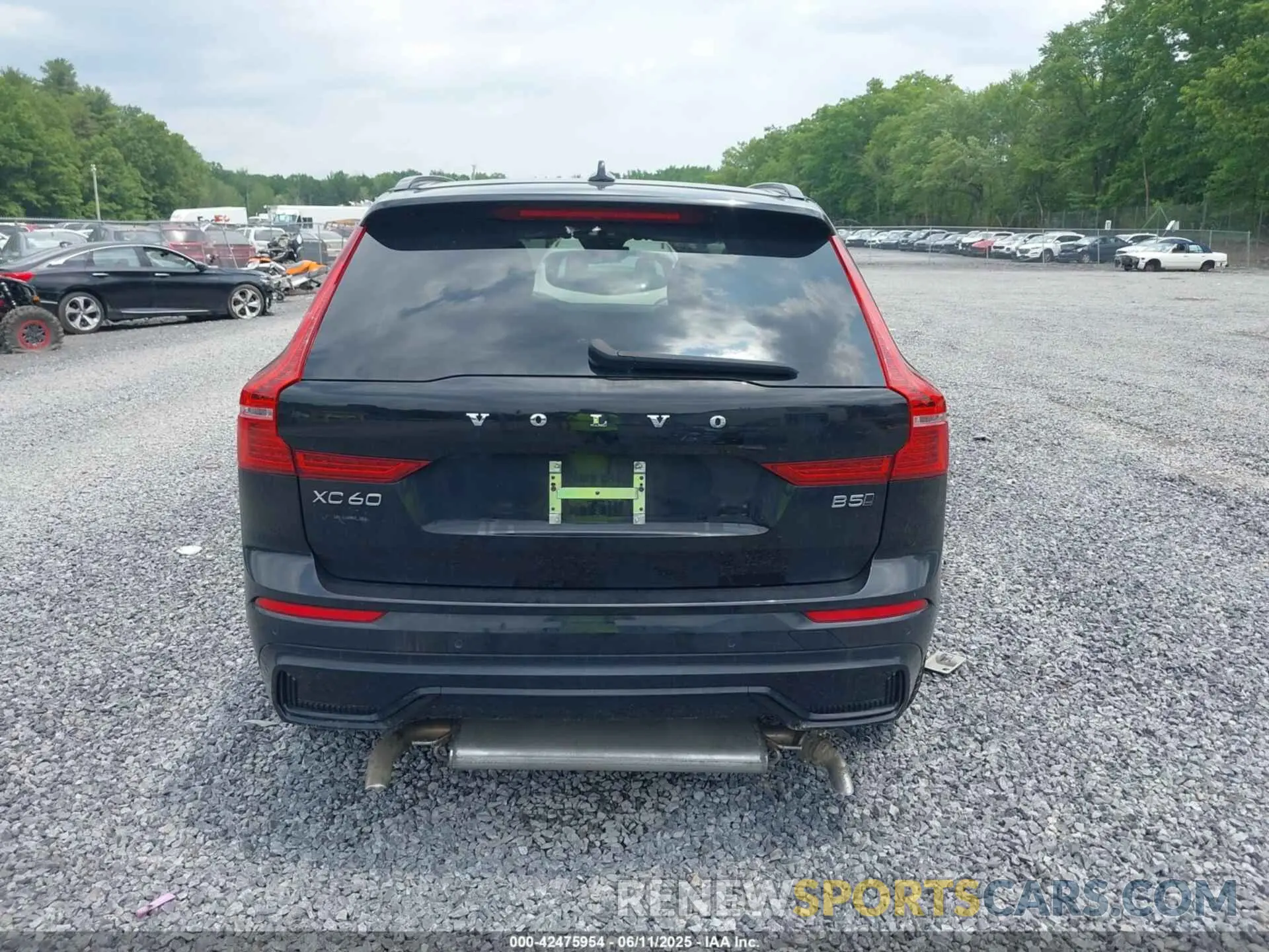 15 Photograph of a damaged car YV4L12RL7R1825427 VOLVO XC60 2024