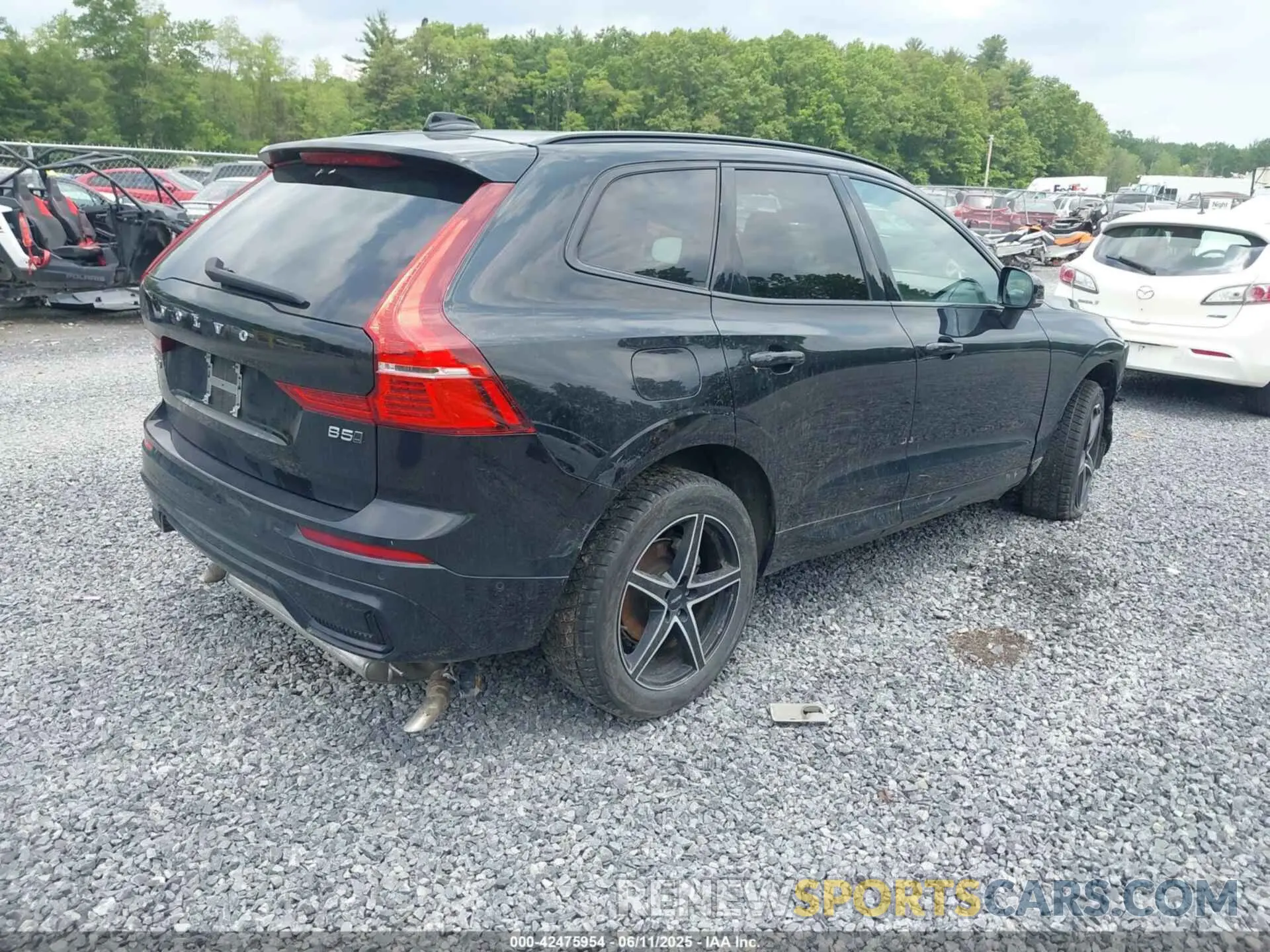 4 Photograph of a damaged car YV4L12RL7R1825427 VOLVO XC60 2024