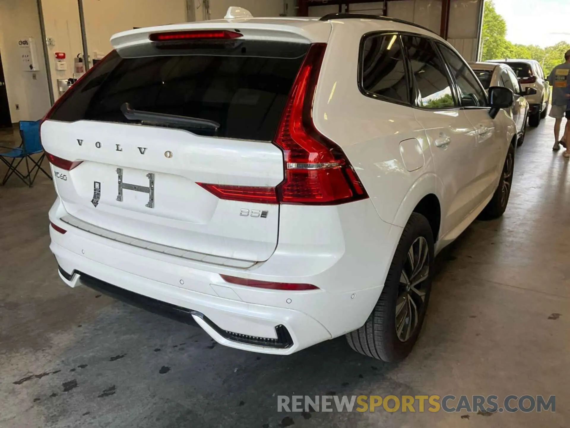 14 Photograph of a damaged car YV4L12RL7R1930548 VOLVO XC60 2024