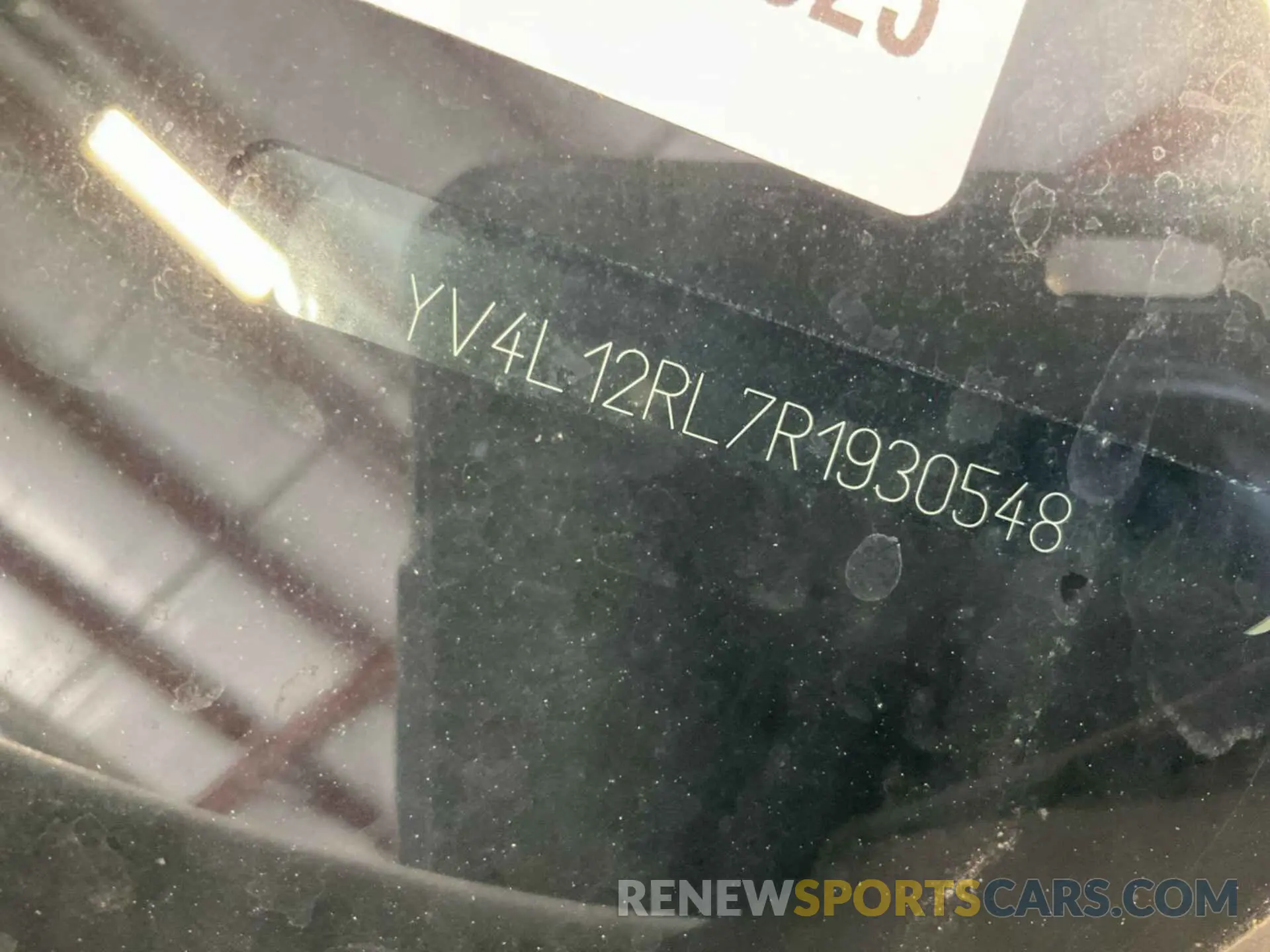 6 Photograph of a damaged car YV4L12RL7R1930548 VOLVO XC60 2024