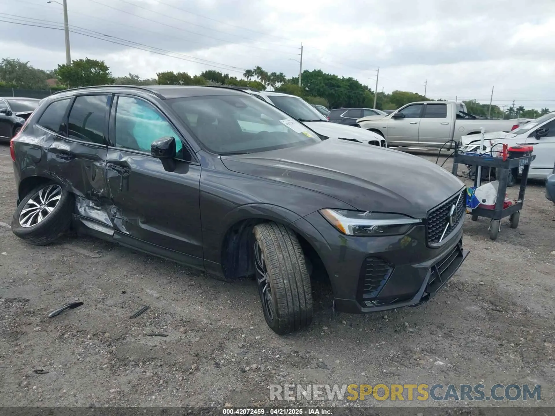 1 Photograph of a damaged car YV4L12RL9R1791846 VOLVO XC60 2024