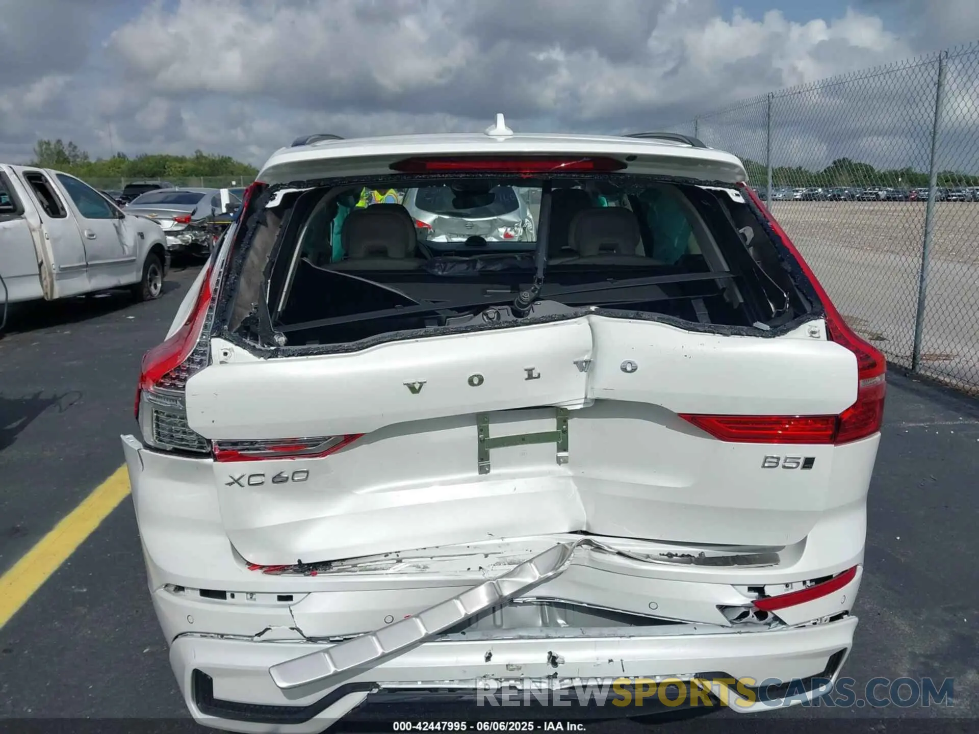 6 Photograph of a damaged car YV4L12RL9R1818978 VOLVO XC60 2024