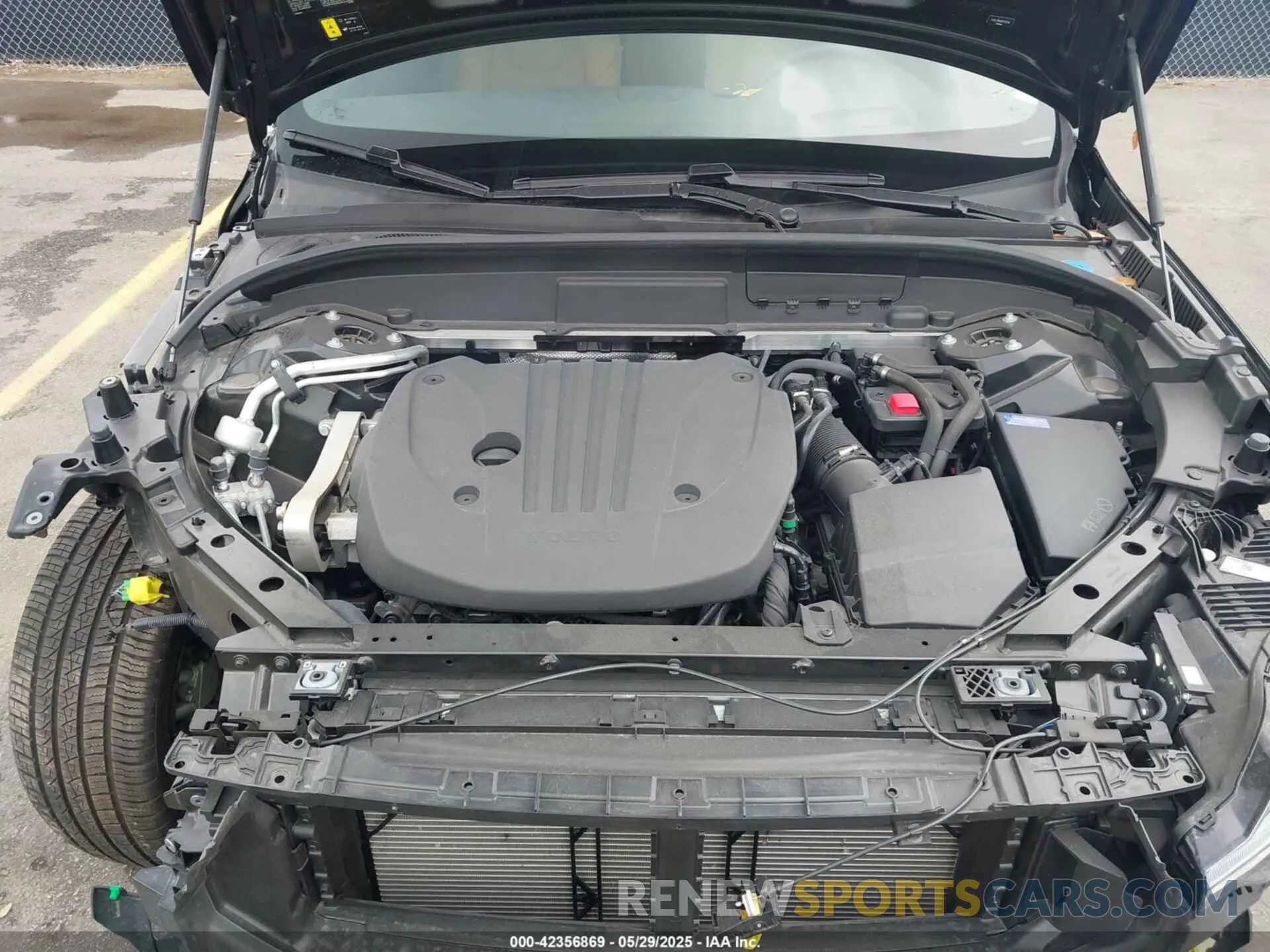10 Photograph of a damaged car YV4L12RM0R1715246 VOLVO XC60 2024