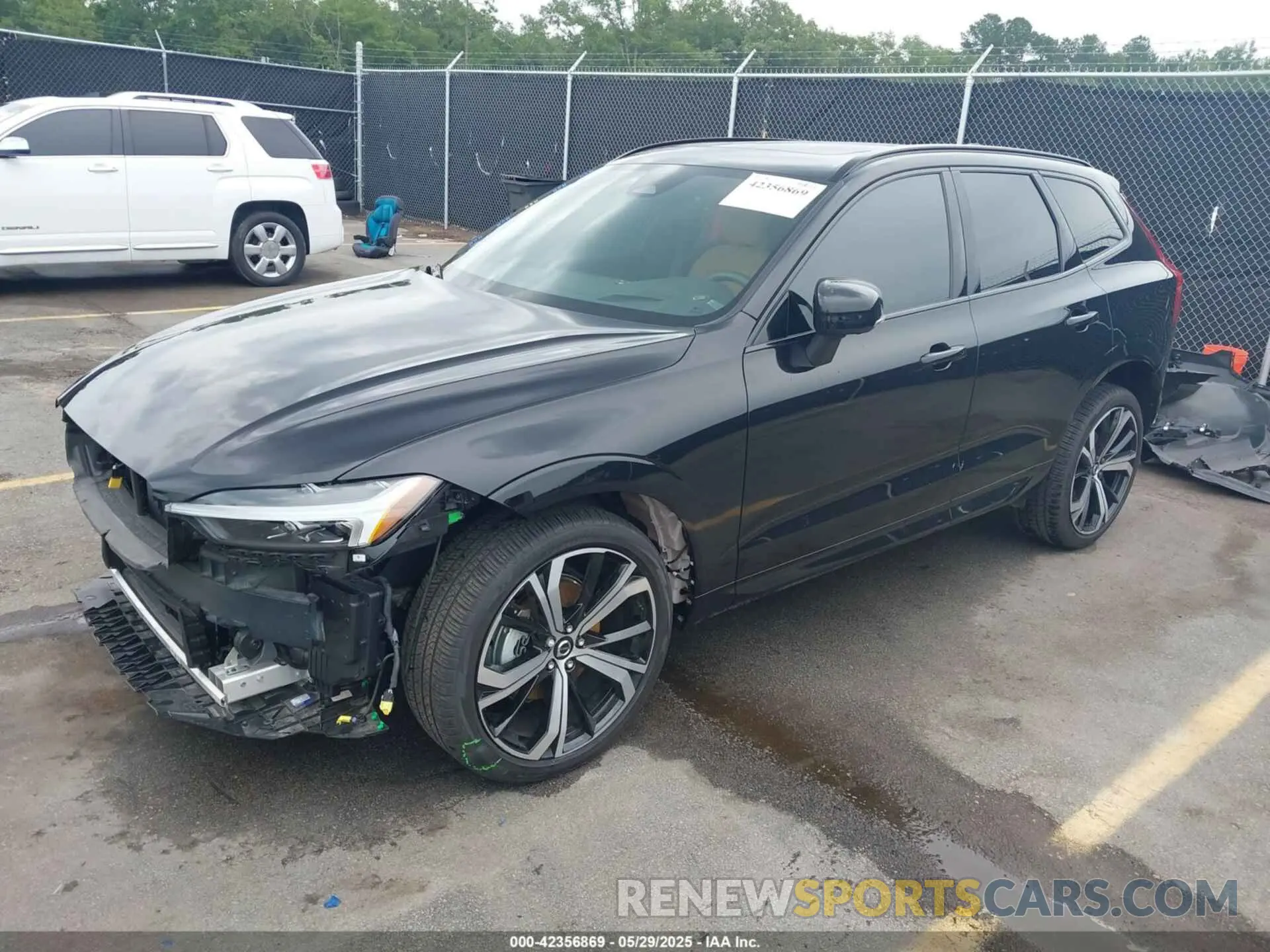 2 Photograph of a damaged car YV4L12RM0R1715246 VOLVO XC60 2024