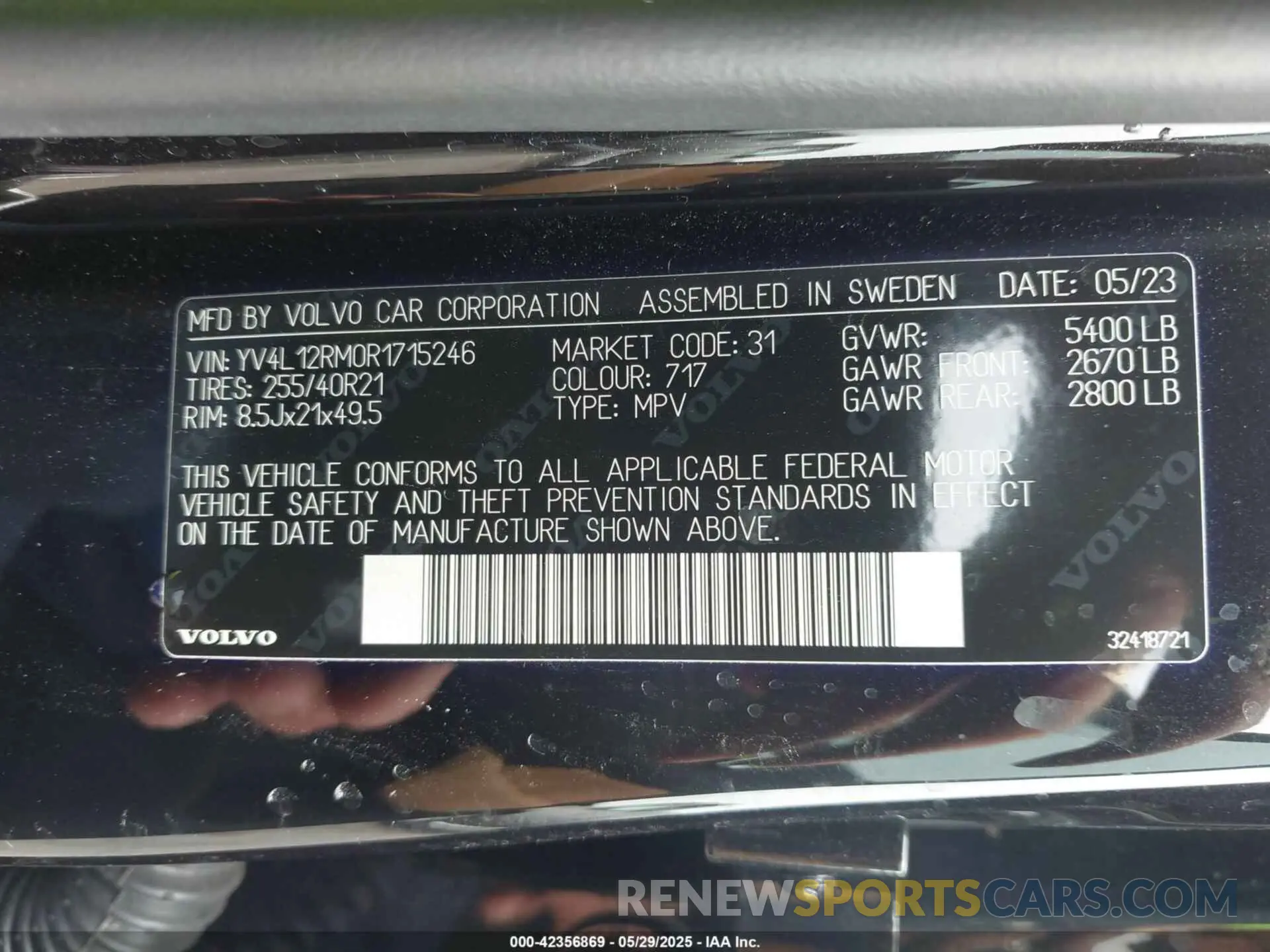 9 Photograph of a damaged car YV4L12RM0R1715246 VOLVO XC60 2024