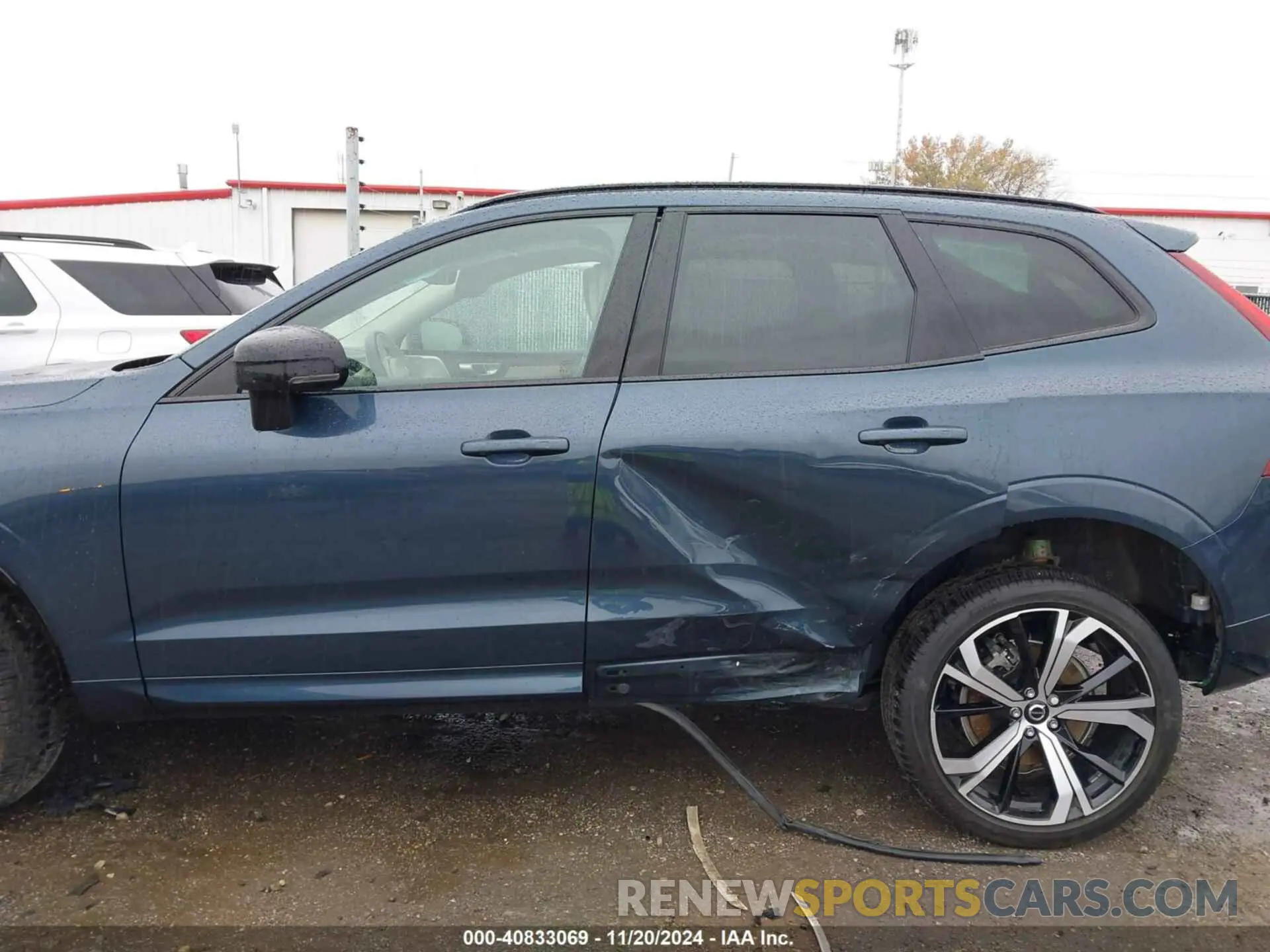 14 Photograph of a damaged car YV4L12RM8R1745059 VOLVO XC60 2024