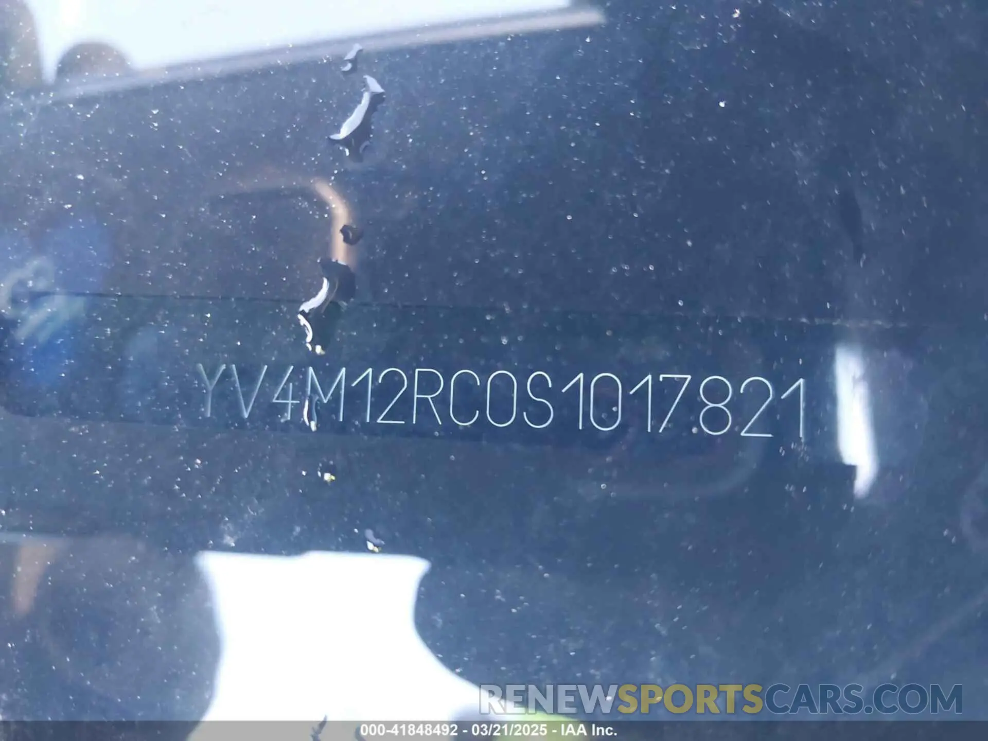 17 Photograph of a damaged car YV4M12RC0S1017821 VOLVO XC60 2025
