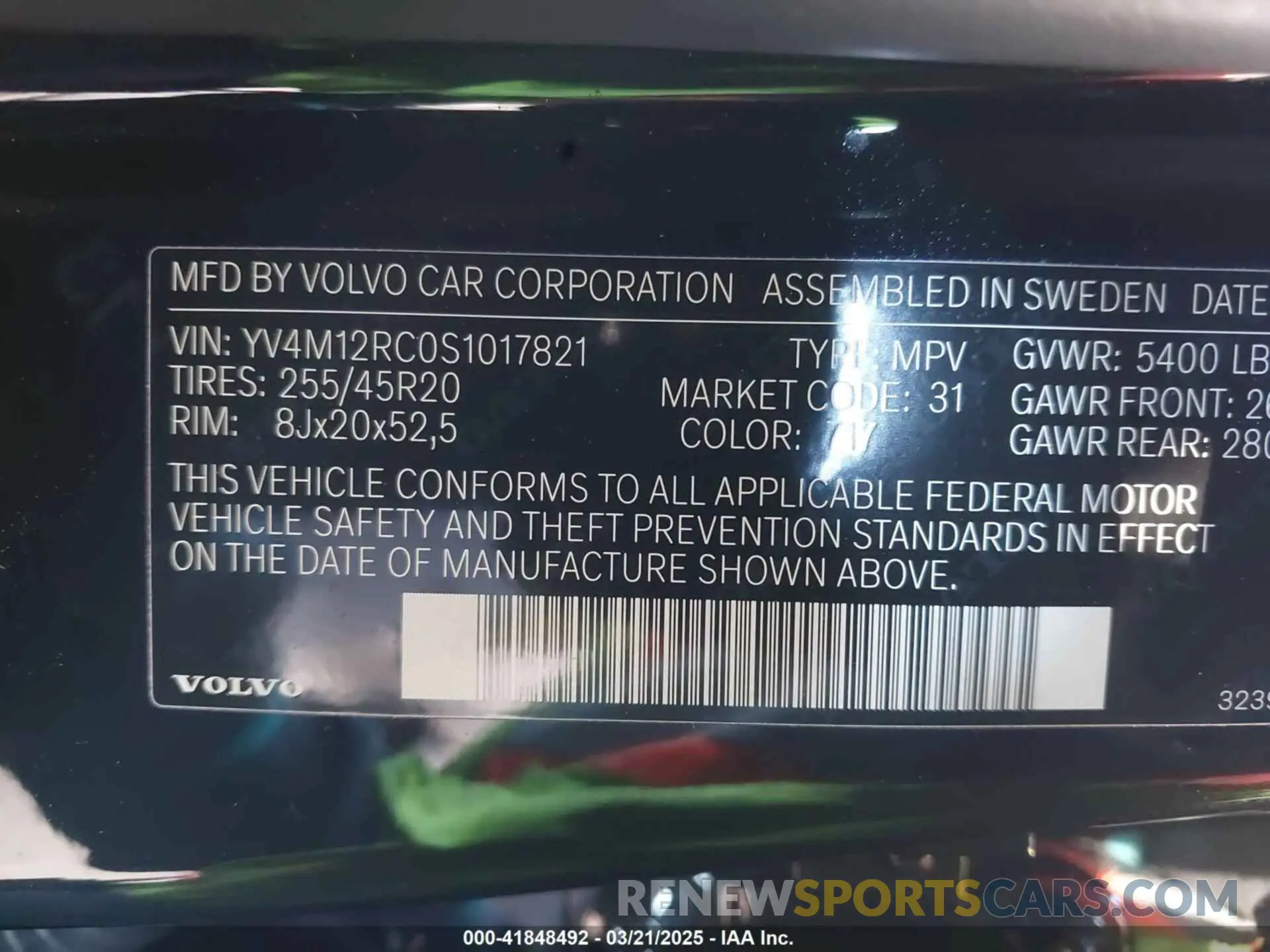 9 Photograph of a damaged car YV4M12RC0S1017821 VOLVO XC60 2025