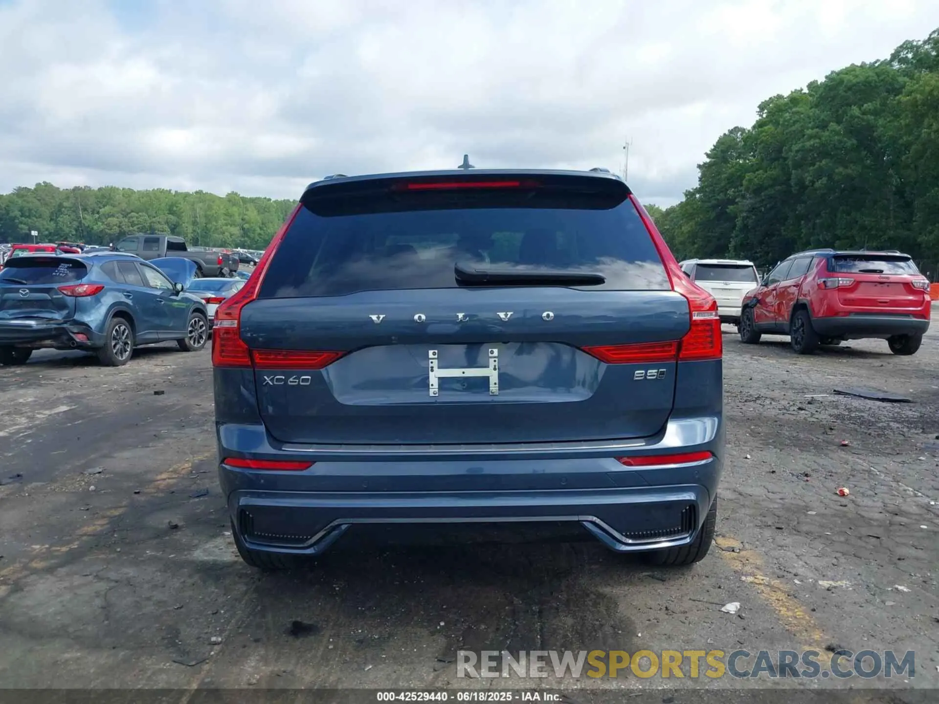 16 Photograph of a damaged car YV4M12RC0S1104473 VOLVO XC60 2025