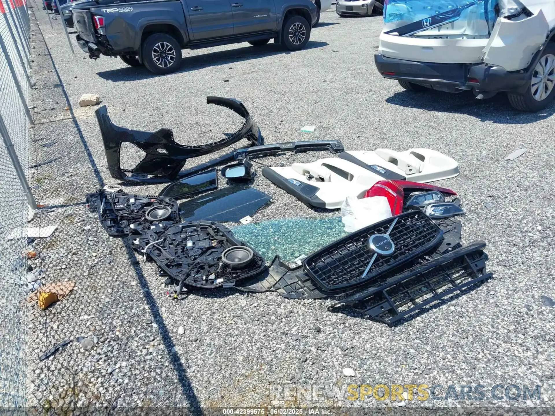 12 Photograph of a damaged car YV4M12RC0S1149901 VOLVO XC60 2025
