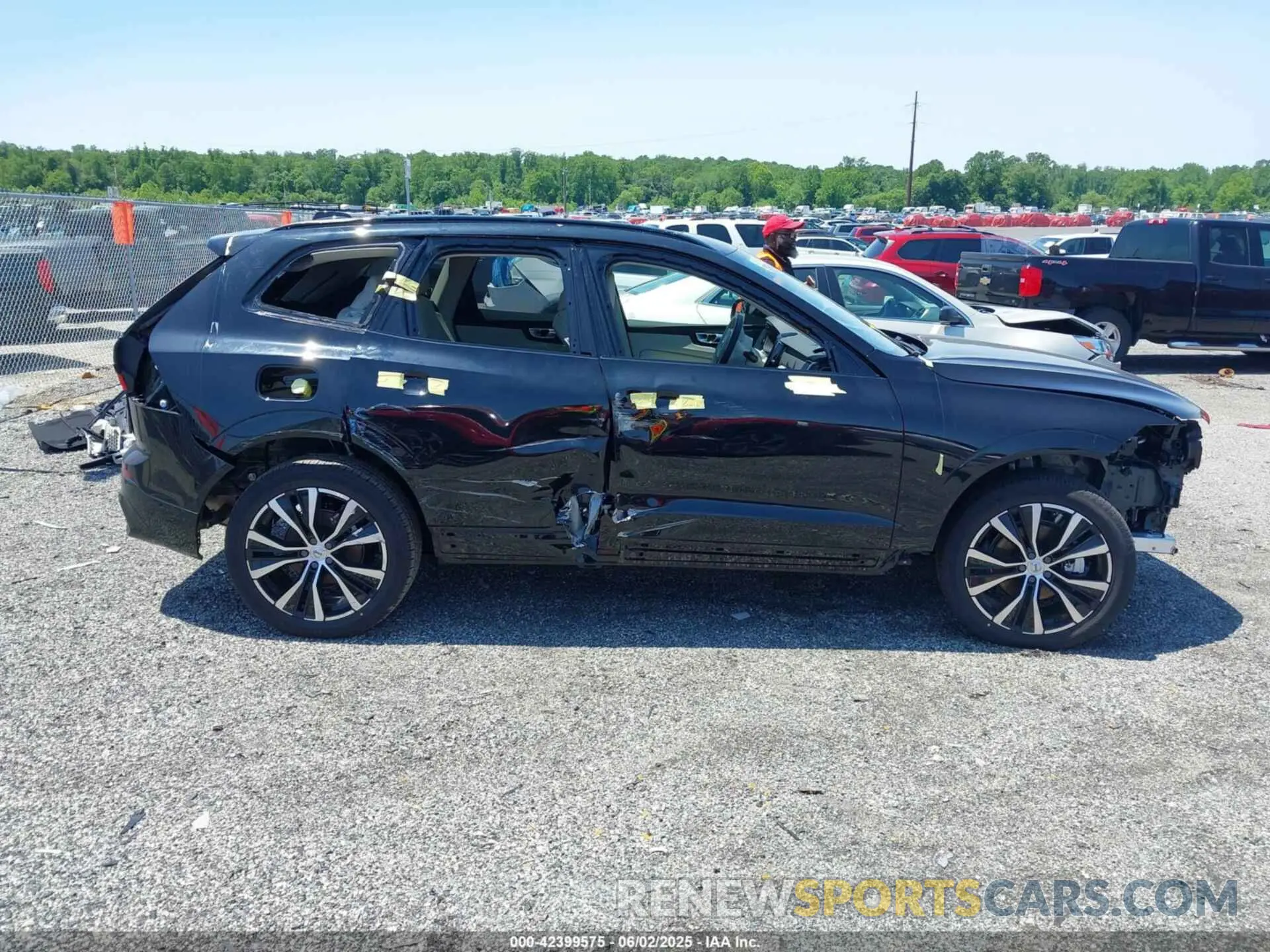 14 Photograph of a damaged car YV4M12RC0S1149901 VOLVO XC60 2025