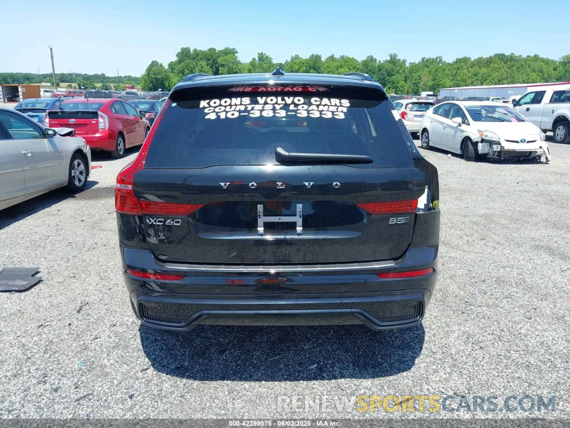 17 Photograph of a damaged car YV4M12RC0S1149901 VOLVO XC60 2025