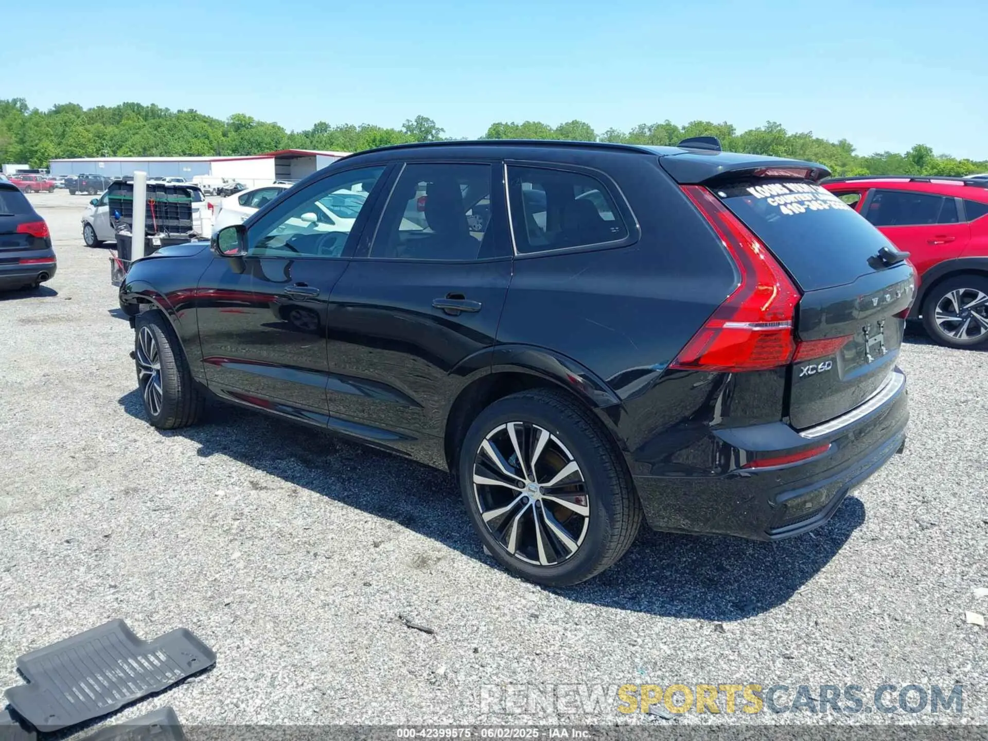 3 Photograph of a damaged car YV4M12RC0S1149901 VOLVO XC60 2025