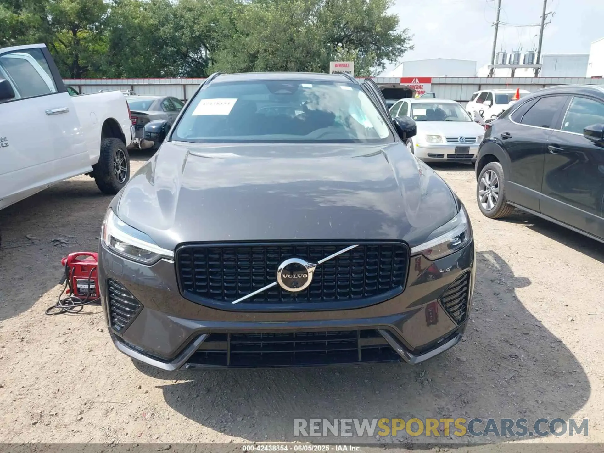 12 Photograph of a damaged car YV4M12RC0S1172417 VOLVO XC60 2025