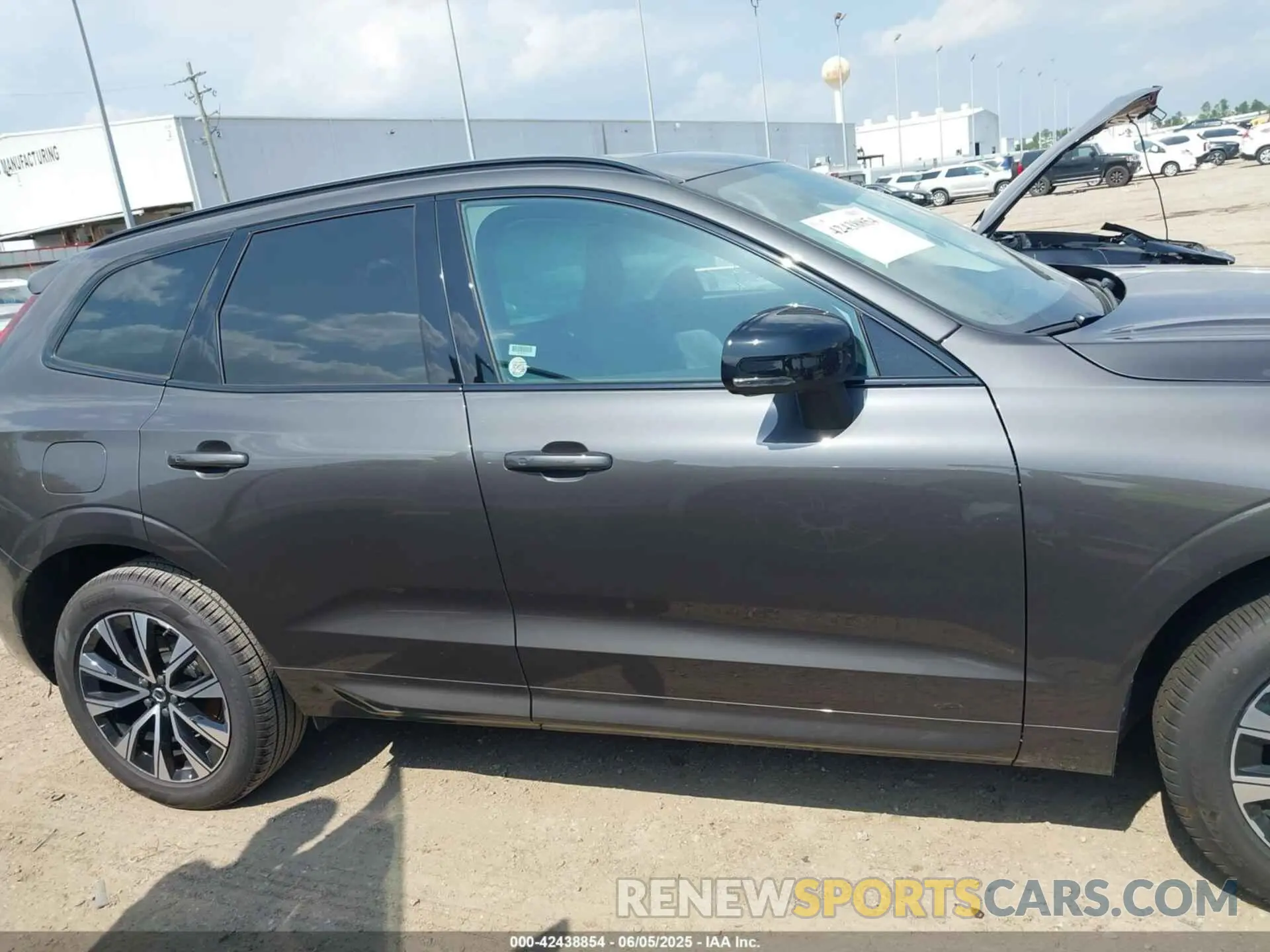 13 Photograph of a damaged car YV4M12RC0S1172417 VOLVO XC60 2025