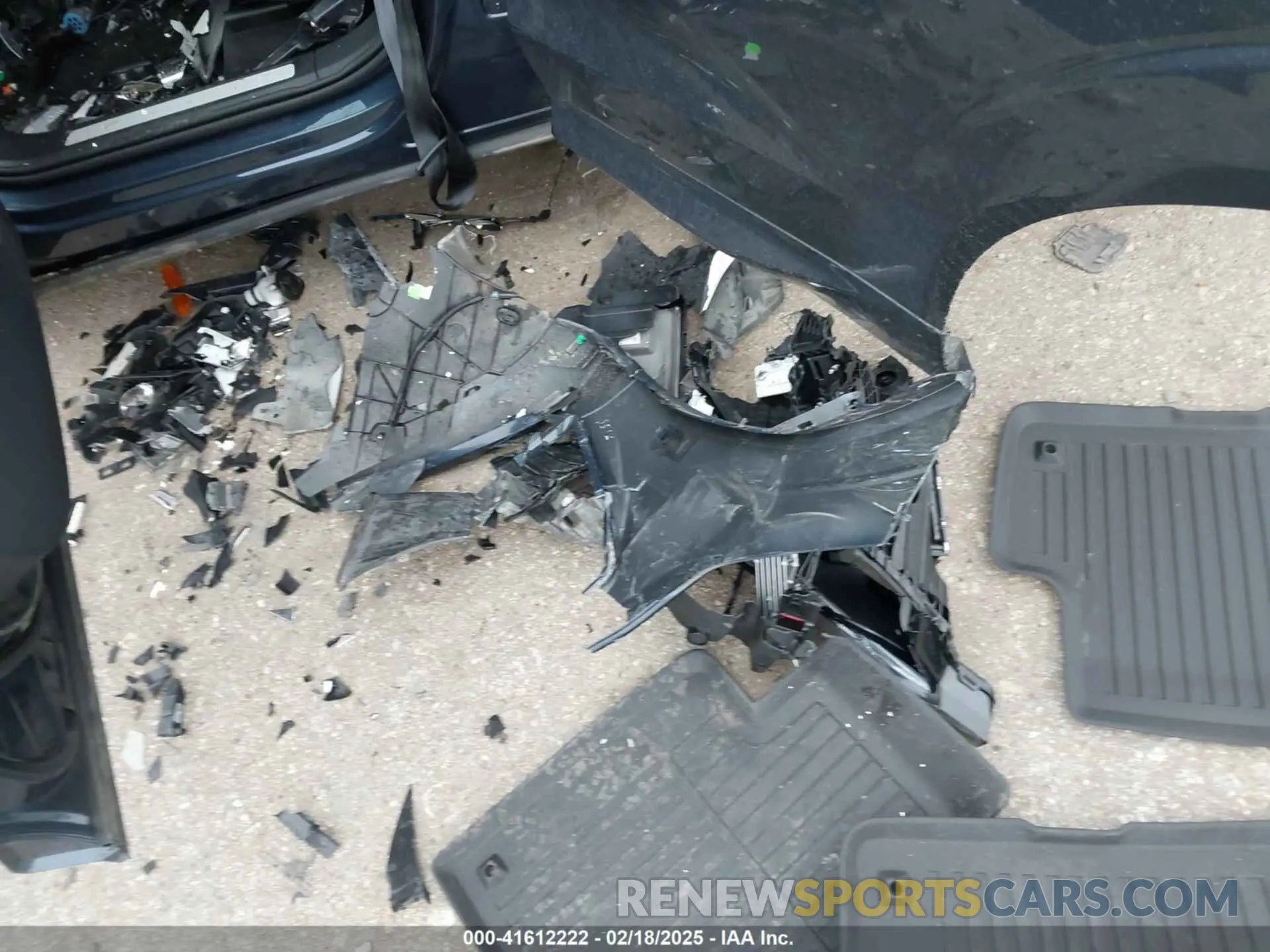 12 Photograph of a damaged car YV4M12RC6S1056025 VOLVO XC60 2025