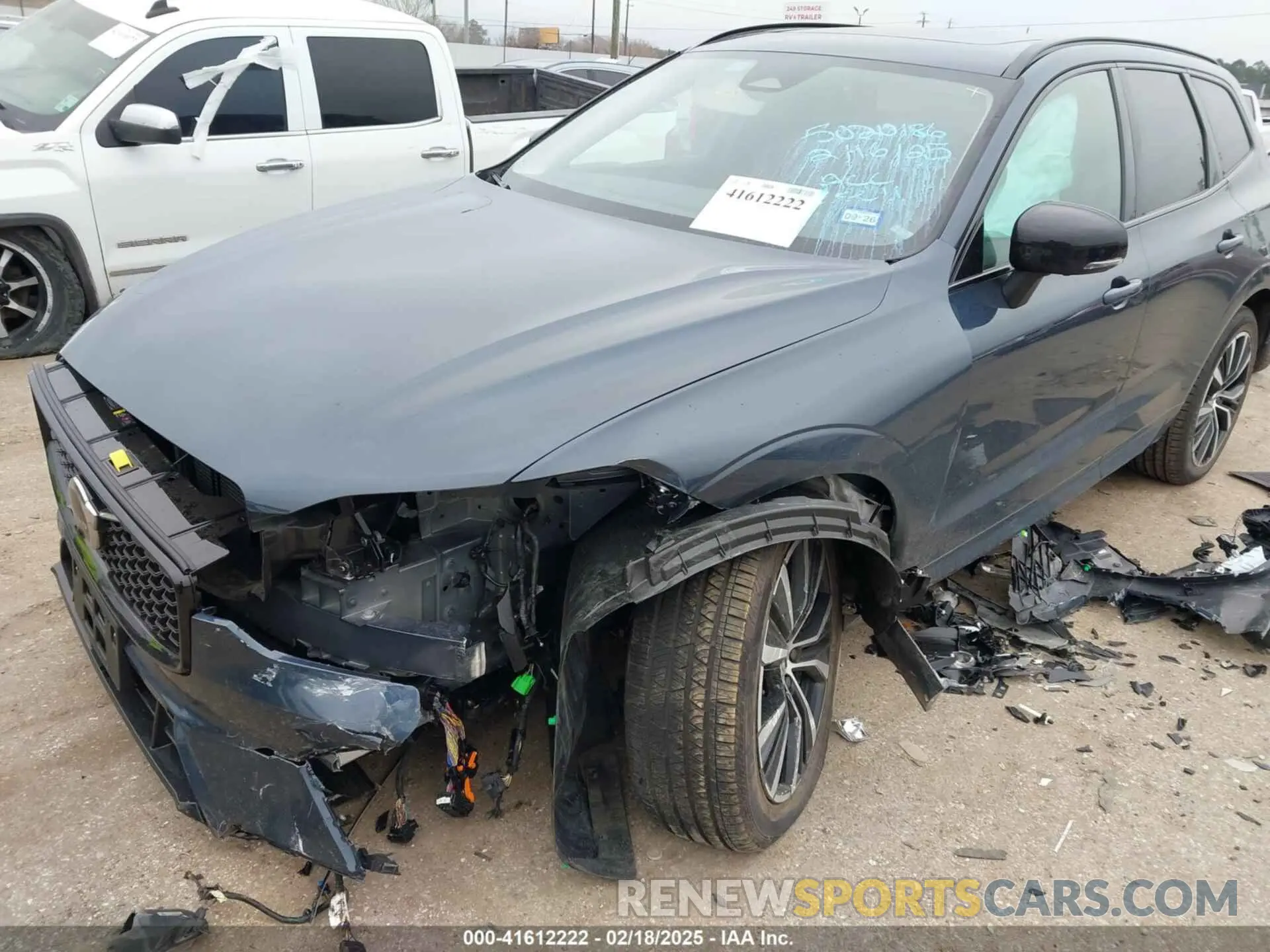 6 Photograph of a damaged car YV4M12RC6S1056025 VOLVO XC60 2025