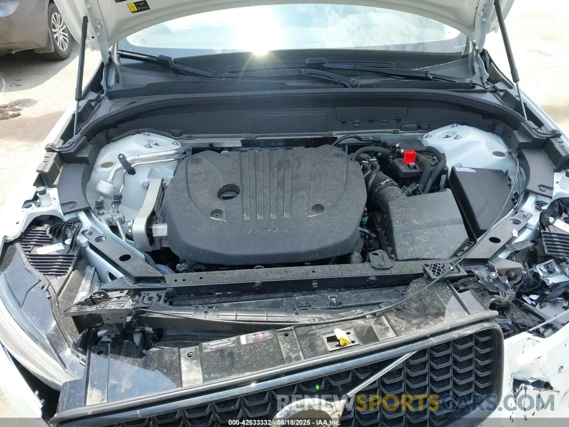 10 Photograph of a damaged car YV4M12RC6S1165620 VOLVO XC60 2025