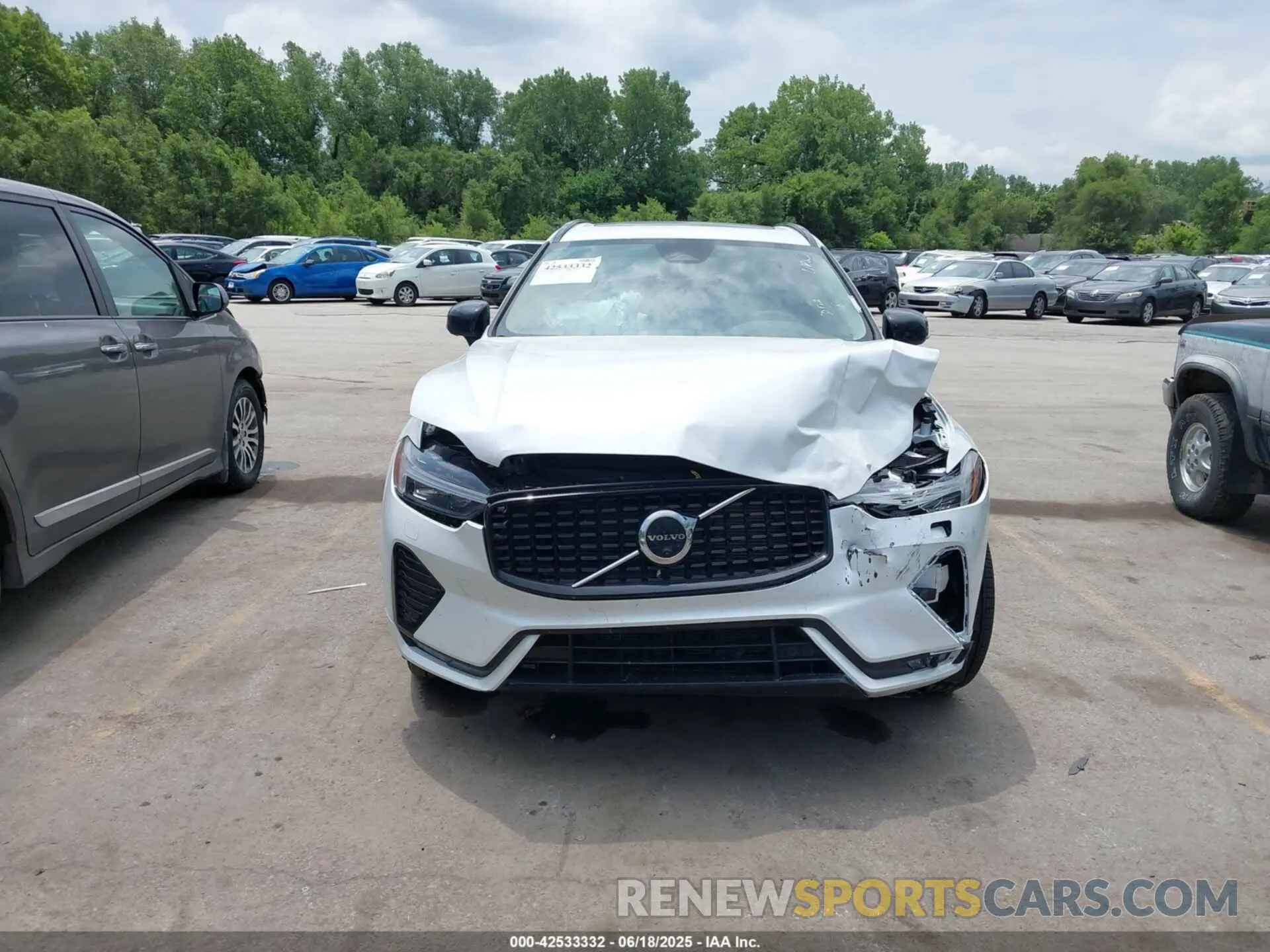11 Photograph of a damaged car YV4M12RC6S1165620 VOLVO XC60 2025