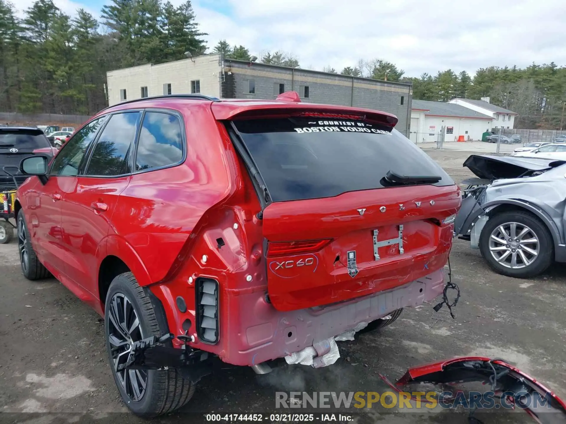 6 Photograph of a damaged car YV4M12RCXS1016126 VOLVO XC60 2025