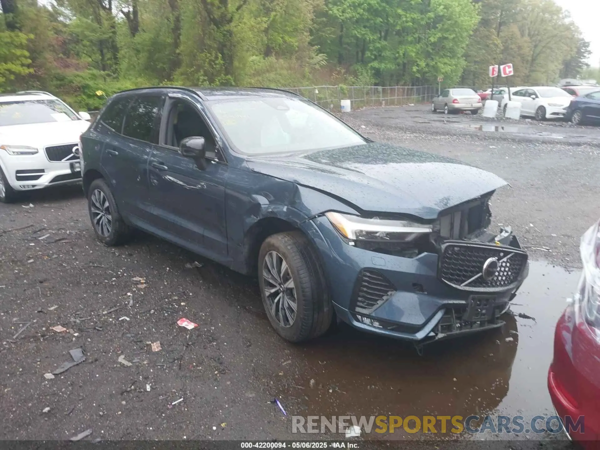 1 Photograph of a damaged car YV4M12RJ5S1019238 VOLVO XC60 2025