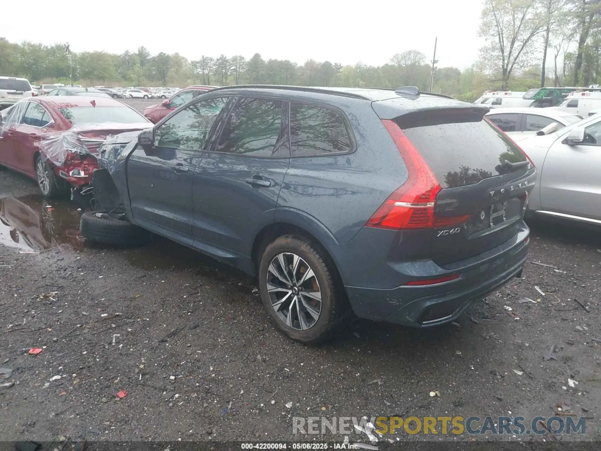3 Photograph of a damaged car YV4M12RJ5S1019238 VOLVO XC60 2025