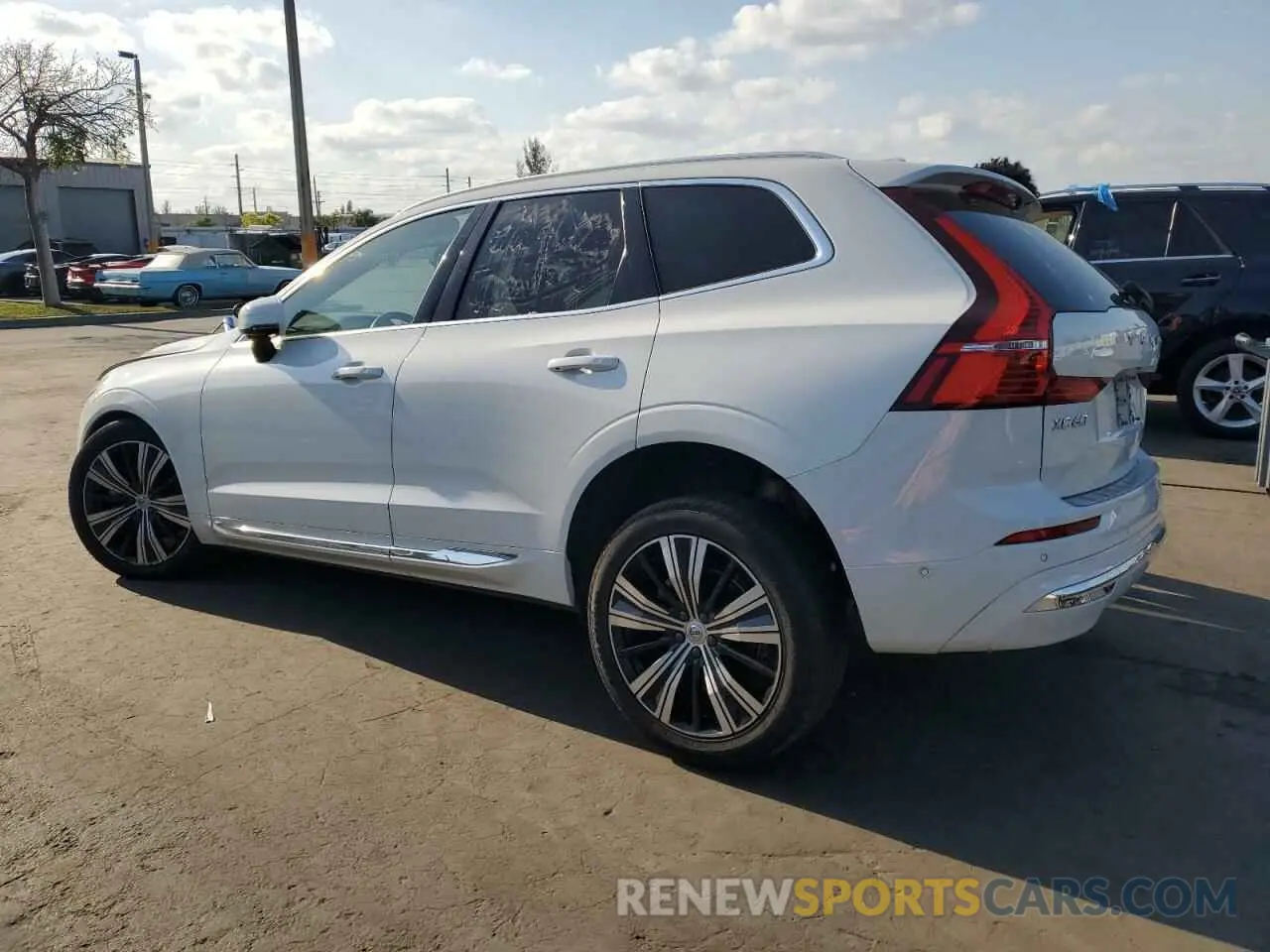 2 Photograph of a damaged car YV4L12DL2N1079695 VOLVO XC60 B5 IN 2022