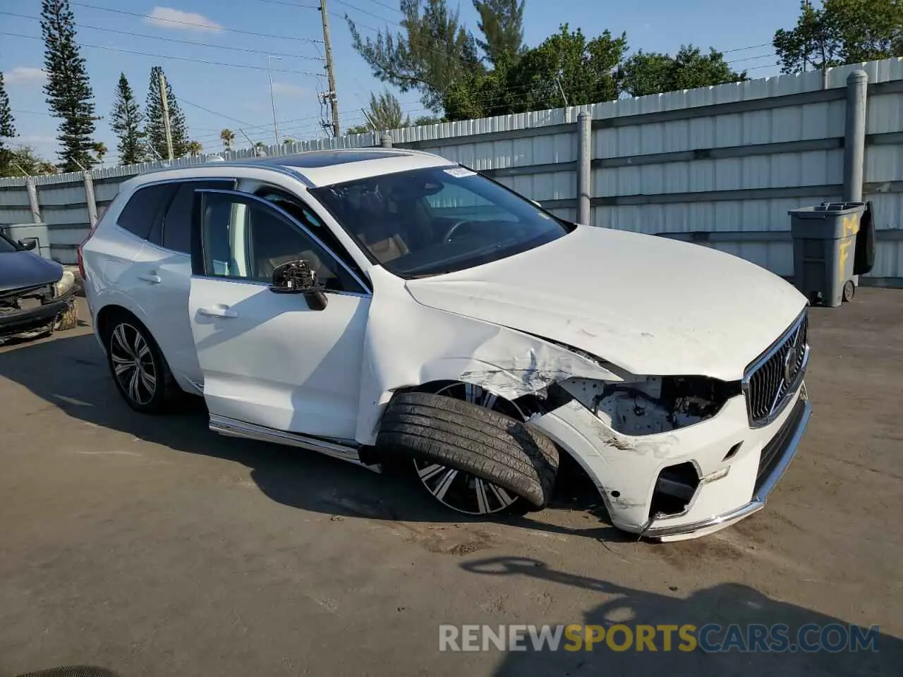 4 Photograph of a damaged car YV4L12DL2N1079695 VOLVO XC60 B5 IN 2022