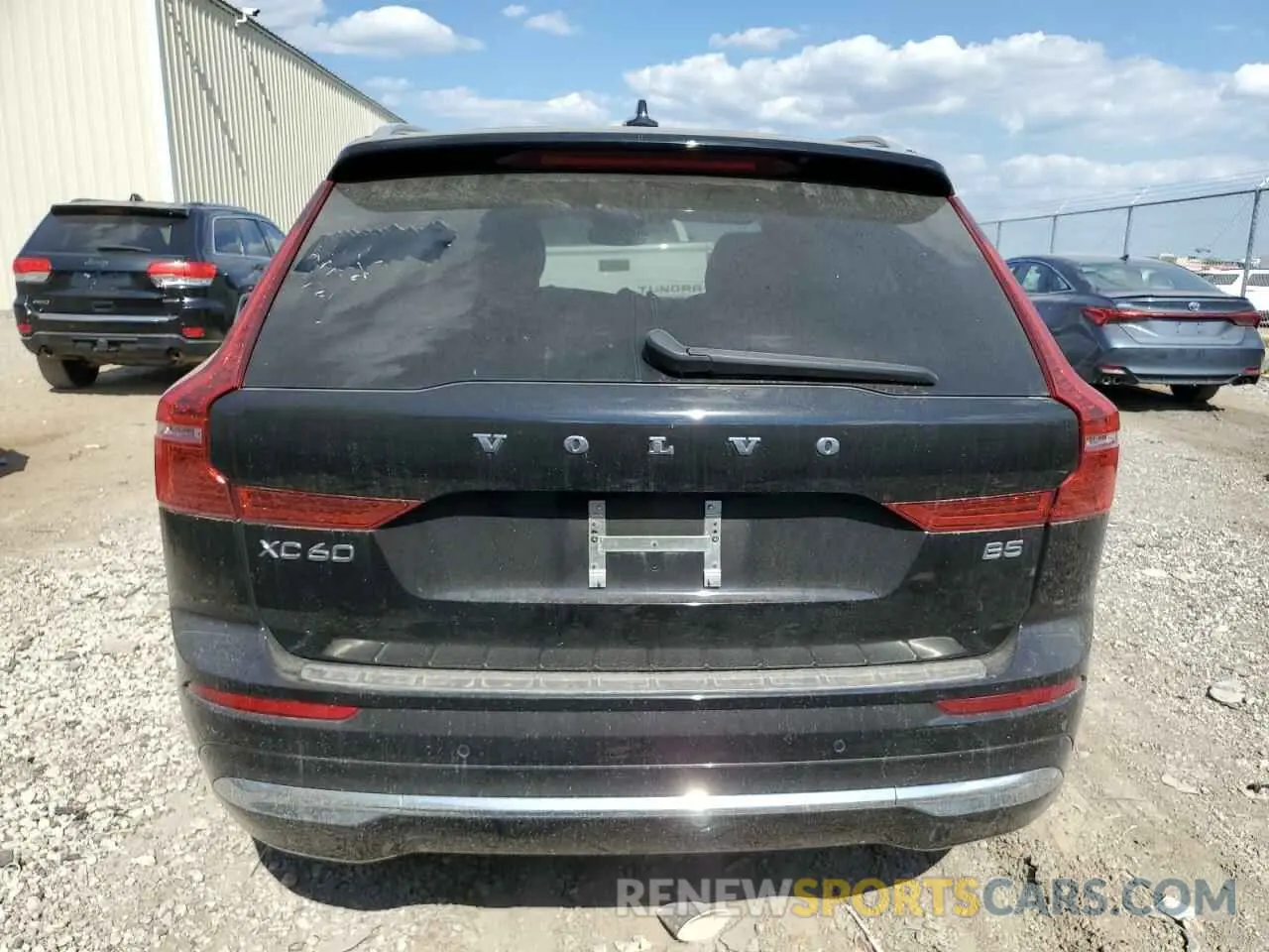6 Photograph of a damaged car YV4L12DL2N1946545 VOLVO XC60 B5 IN 2022