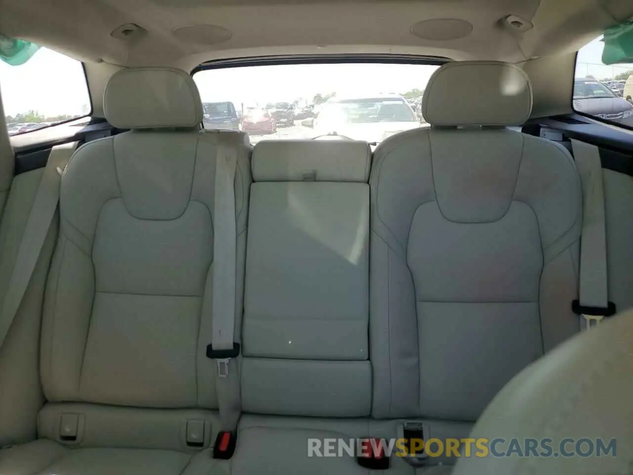 10 Photograph of a damaged car YV4L12DL4N1025234 VOLVO XC60 B5 IN 2022