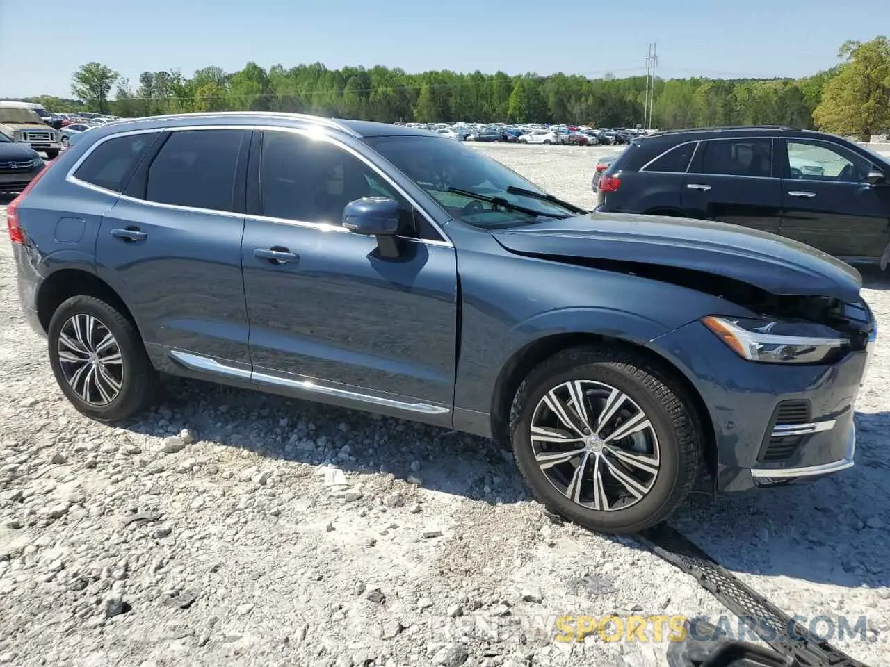 4 Photograph of a damaged car YV4L12DL4N1025234 VOLVO XC60 B5 IN 2022
