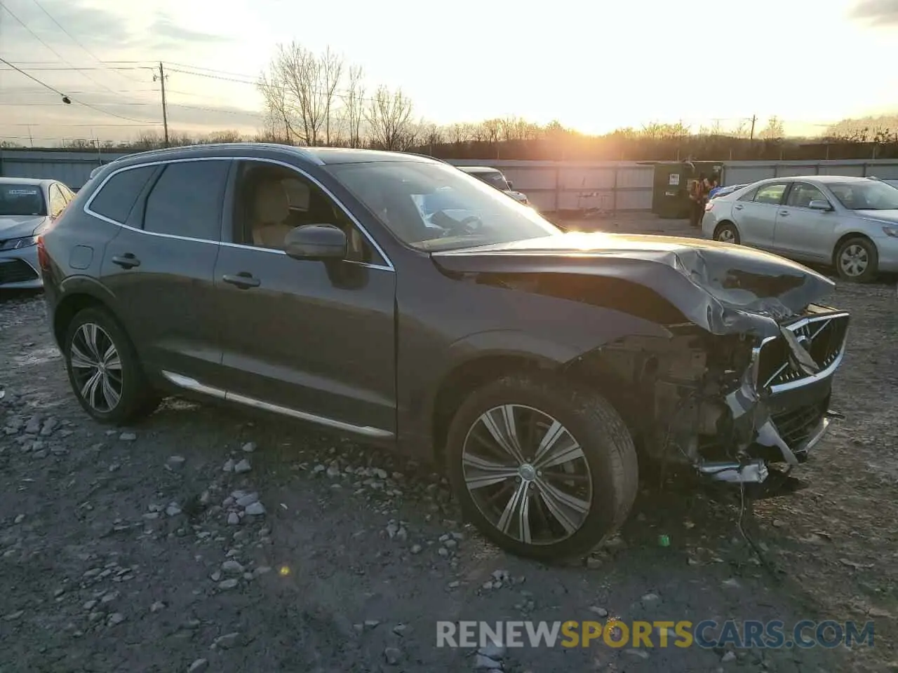 4 Photograph of a damaged car YV4L12DL5N1911238 VOLVO XC60 B5 IN 2022