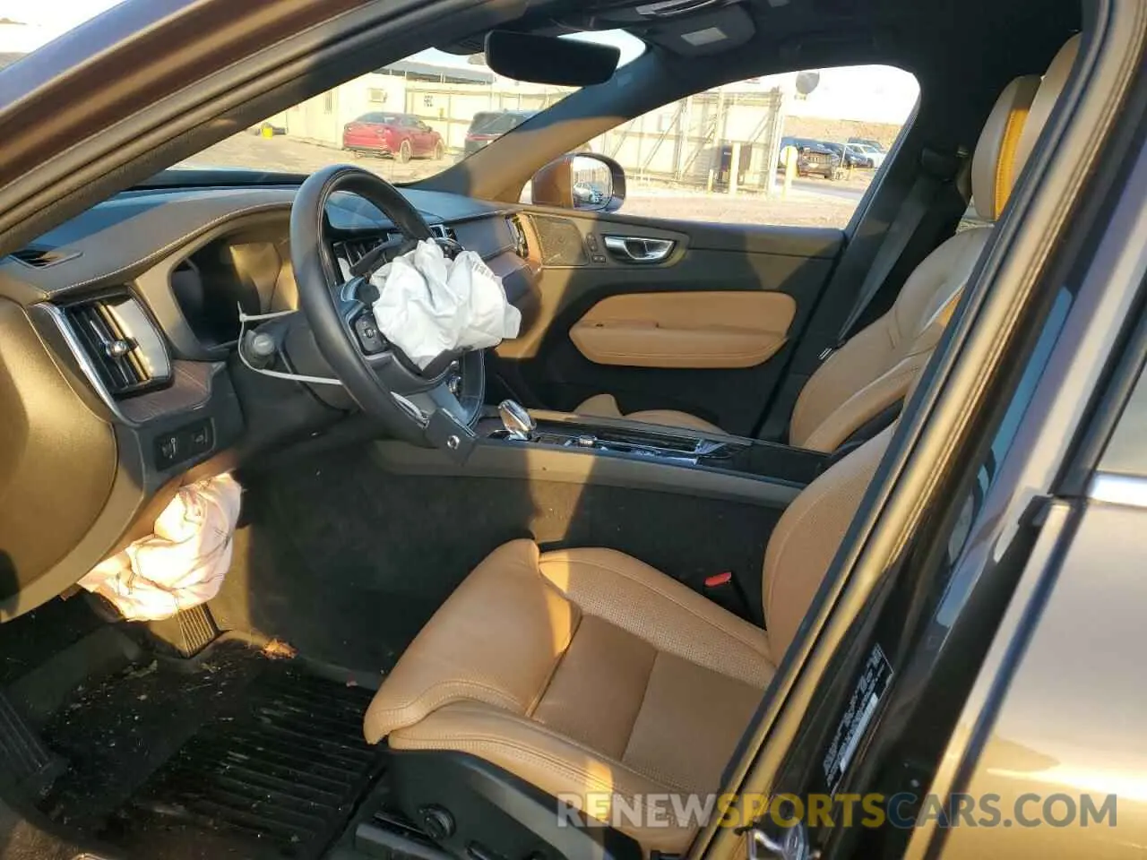7 Photograph of a damaged car YV4L12DL5N1911238 VOLVO XC60 B5 IN 2022
