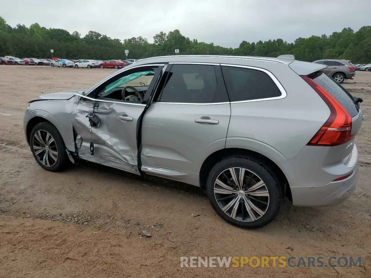 2 Photograph of a damaged car YV4L12DL7N1987415 VOLVO XC60 B5 IN 2022