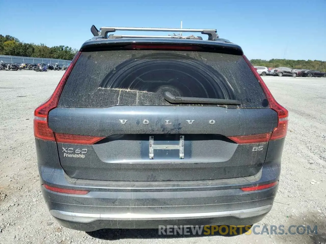 6 Photograph of a damaged car YV4L12DL9N1996360 VOLVO XC60 B5 IN 2022