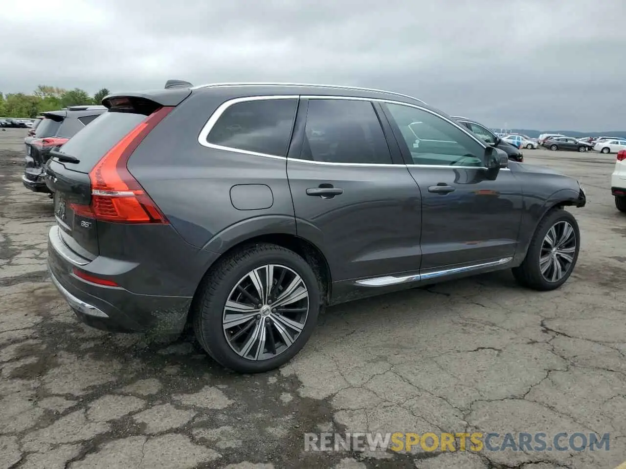 3 Photograph of a damaged car YV4L12RL1N1052285 VOLVO XC60 B5 IN 2022