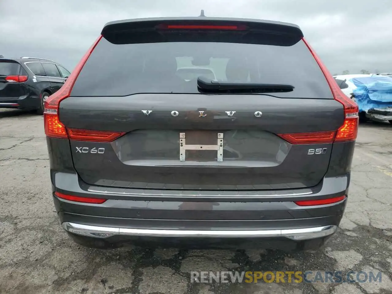 6 Photograph of a damaged car YV4L12RL1N1052285 VOLVO XC60 B5 IN 2022