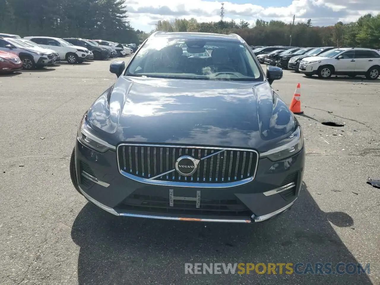 5 Photograph of a damaged car YV4L12RL3N1045404 VOLVO XC60 B5 IN 2022